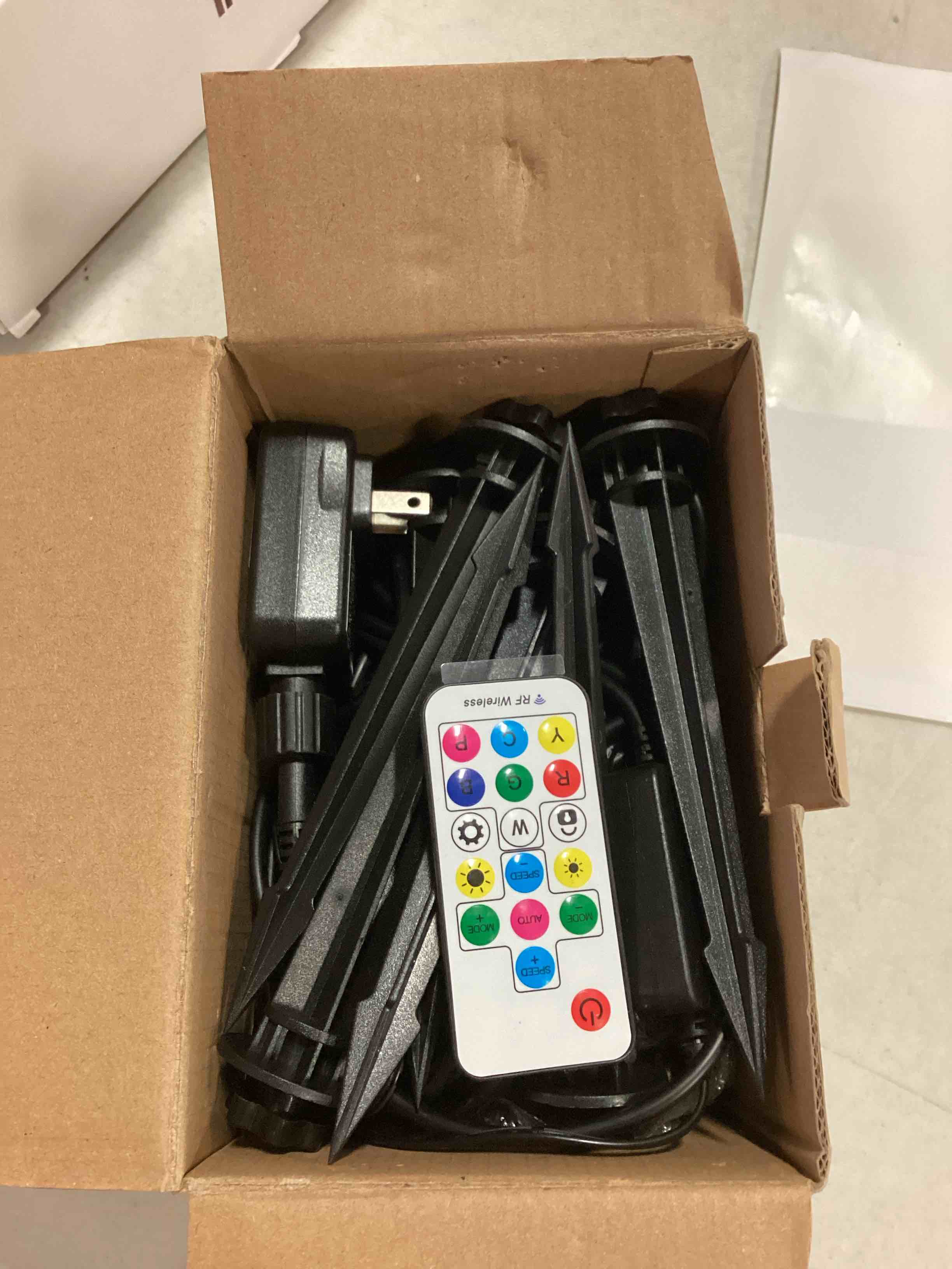 https://s3.amazonaws.com/lotting-images-prod/bidfta/YEL6505954_1716654868223.jpeg