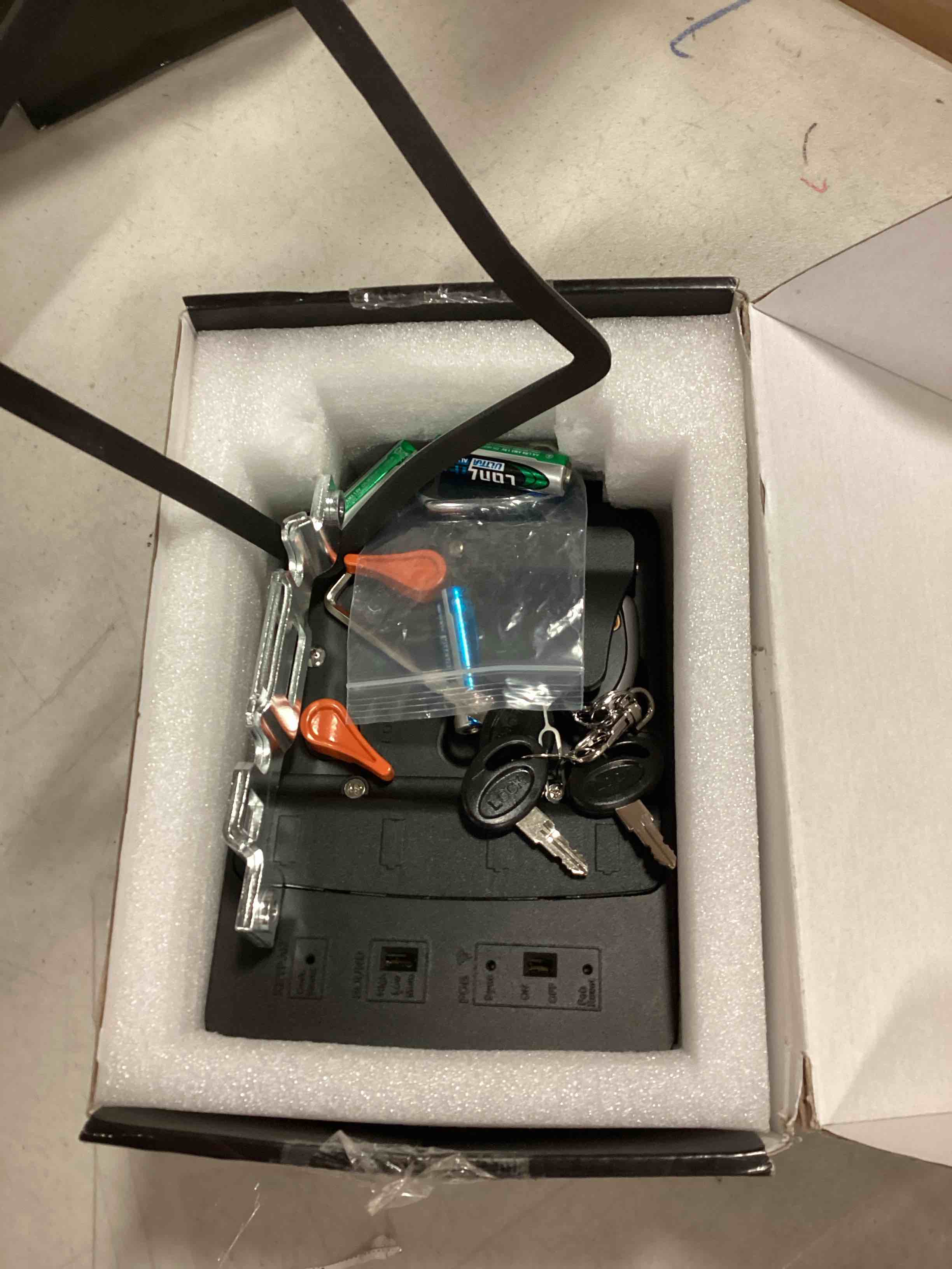 https://s3.amazonaws.com/lotting-images-prod/bidfta/YEL6505977_1716898328597.jpeg