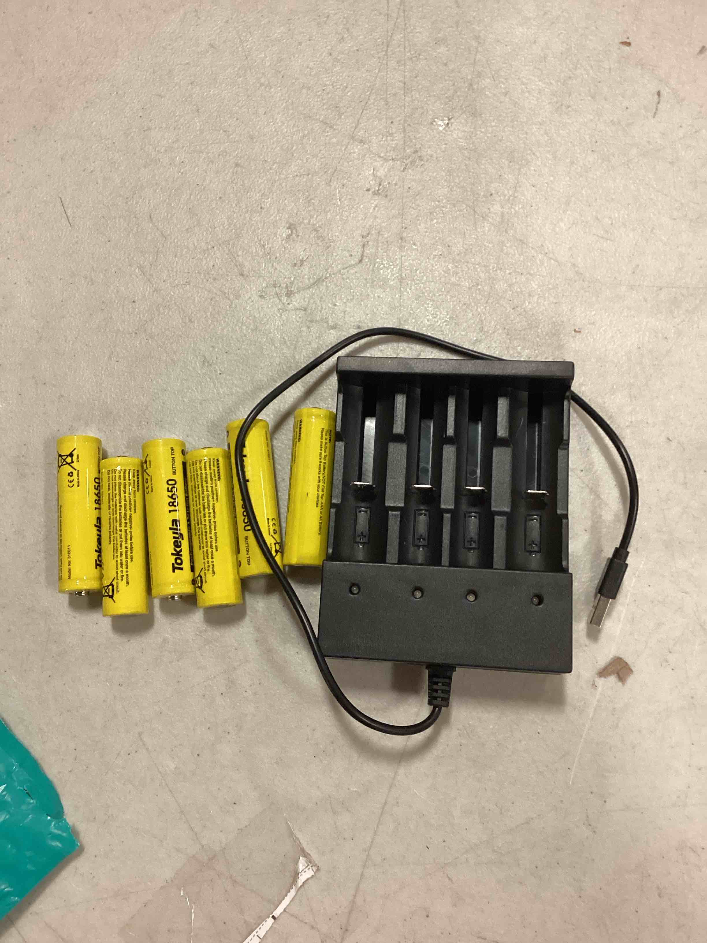https://s3.amazonaws.com/lotting-images-prod/bidfta/YEL6505981_1716898607060.jpeg