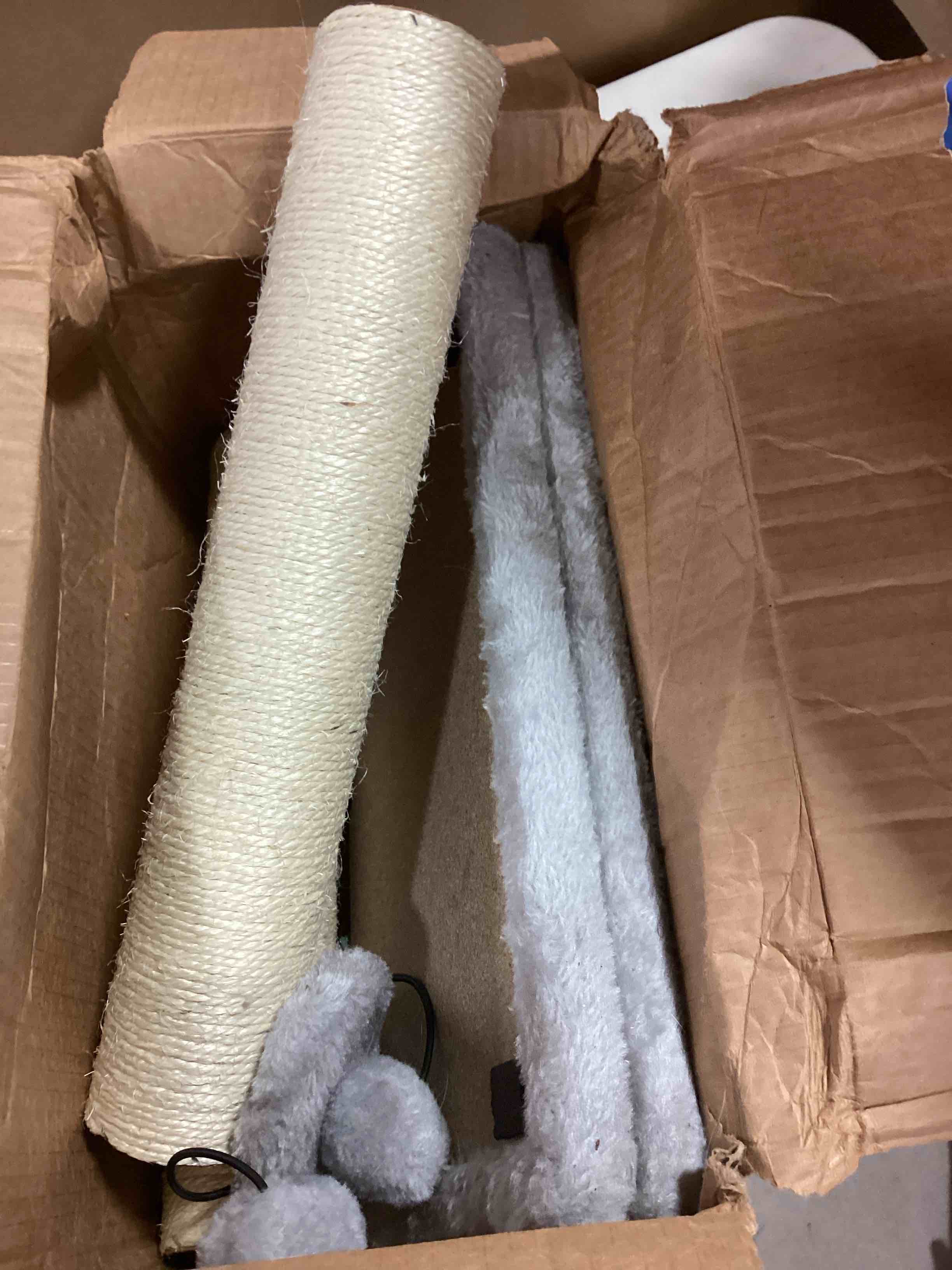 https://s3.amazonaws.com/lotting-images-prod/bidfta/YEL6506163_1716985146036.jpeg