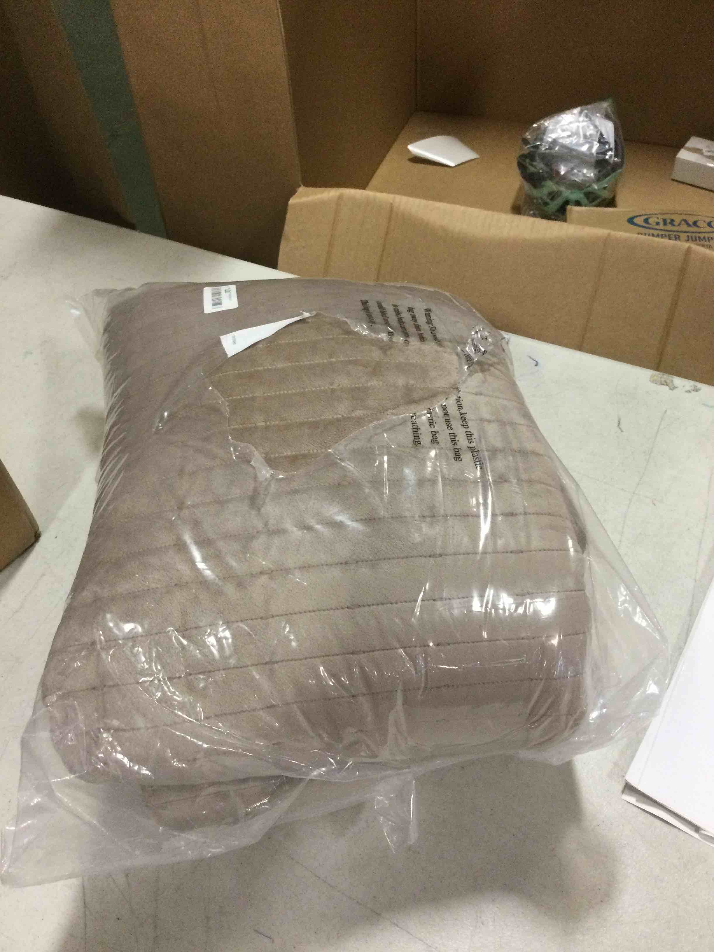 https://s3.amazonaws.com/lotting-images-prod/bidfta/YEL6506438_1717070880078.jpeg