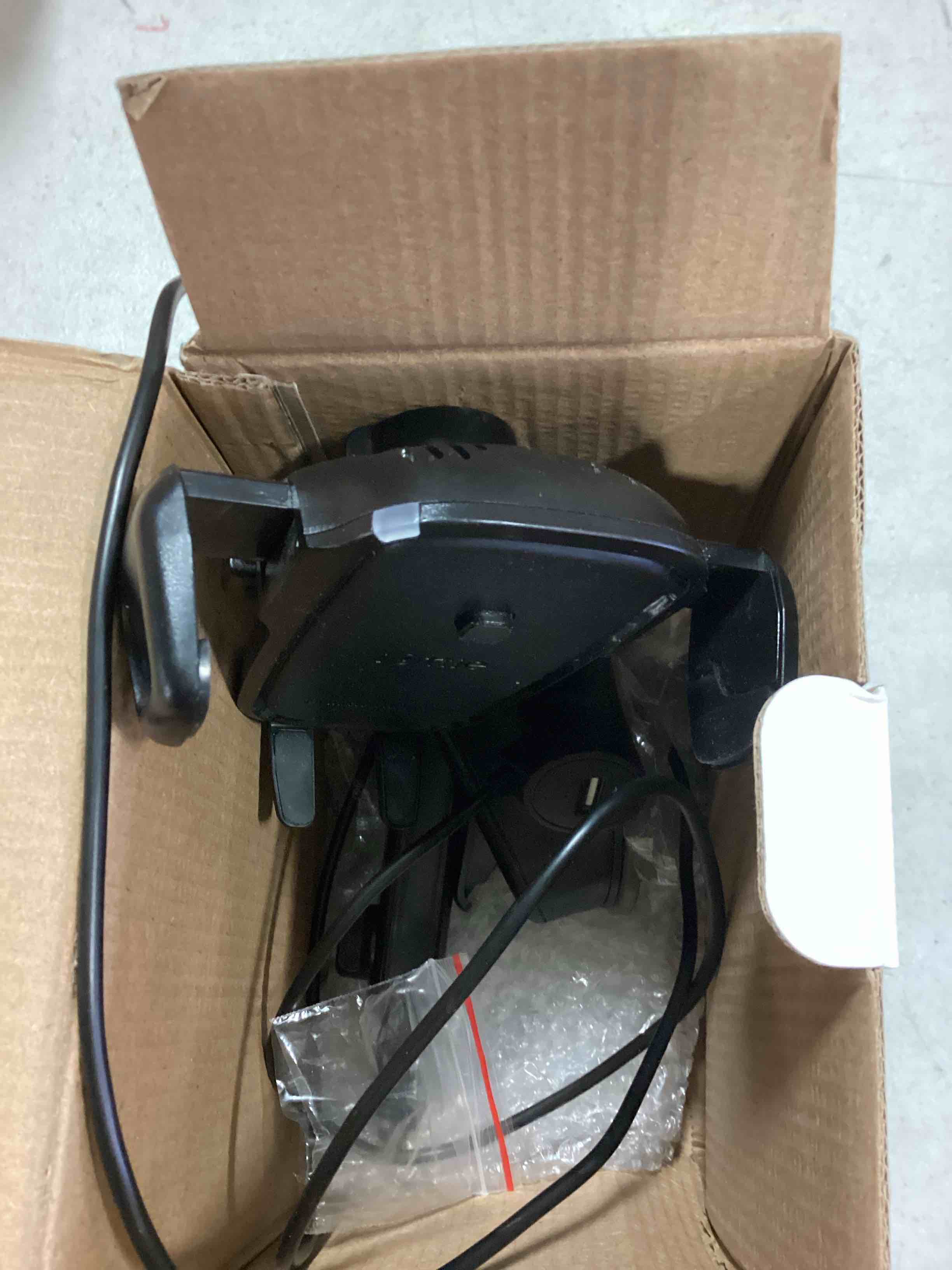 https://s3.amazonaws.com/lotting-images-prod/bidfta/YEL6506661_1717091106720.jpeg