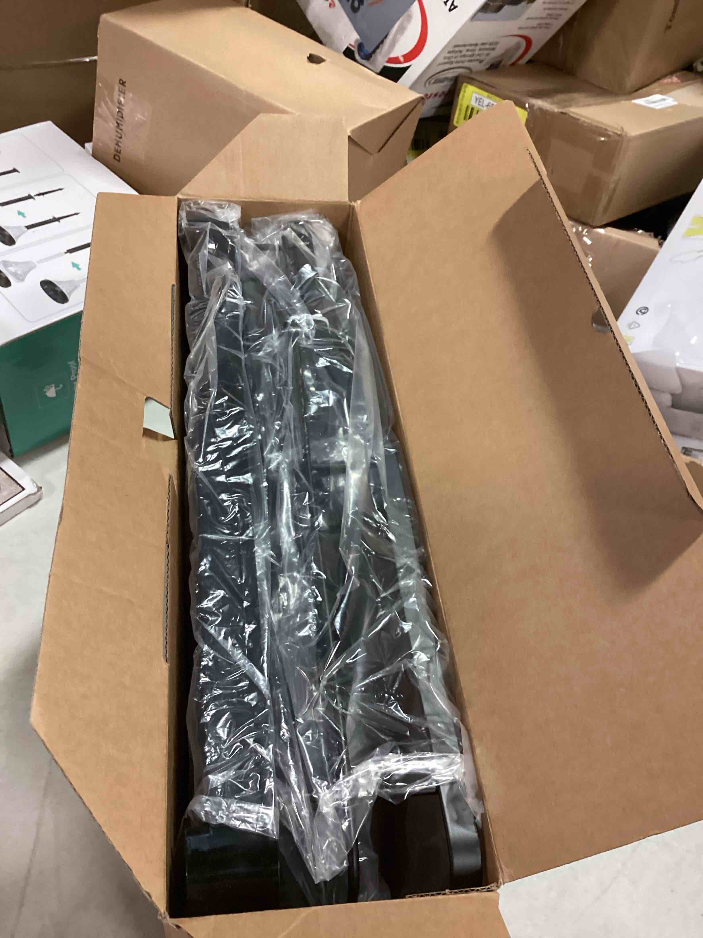https://s3.amazonaws.com/lotting-images-prod/bidfta/YEL6506780_1717158358376.jpeg
