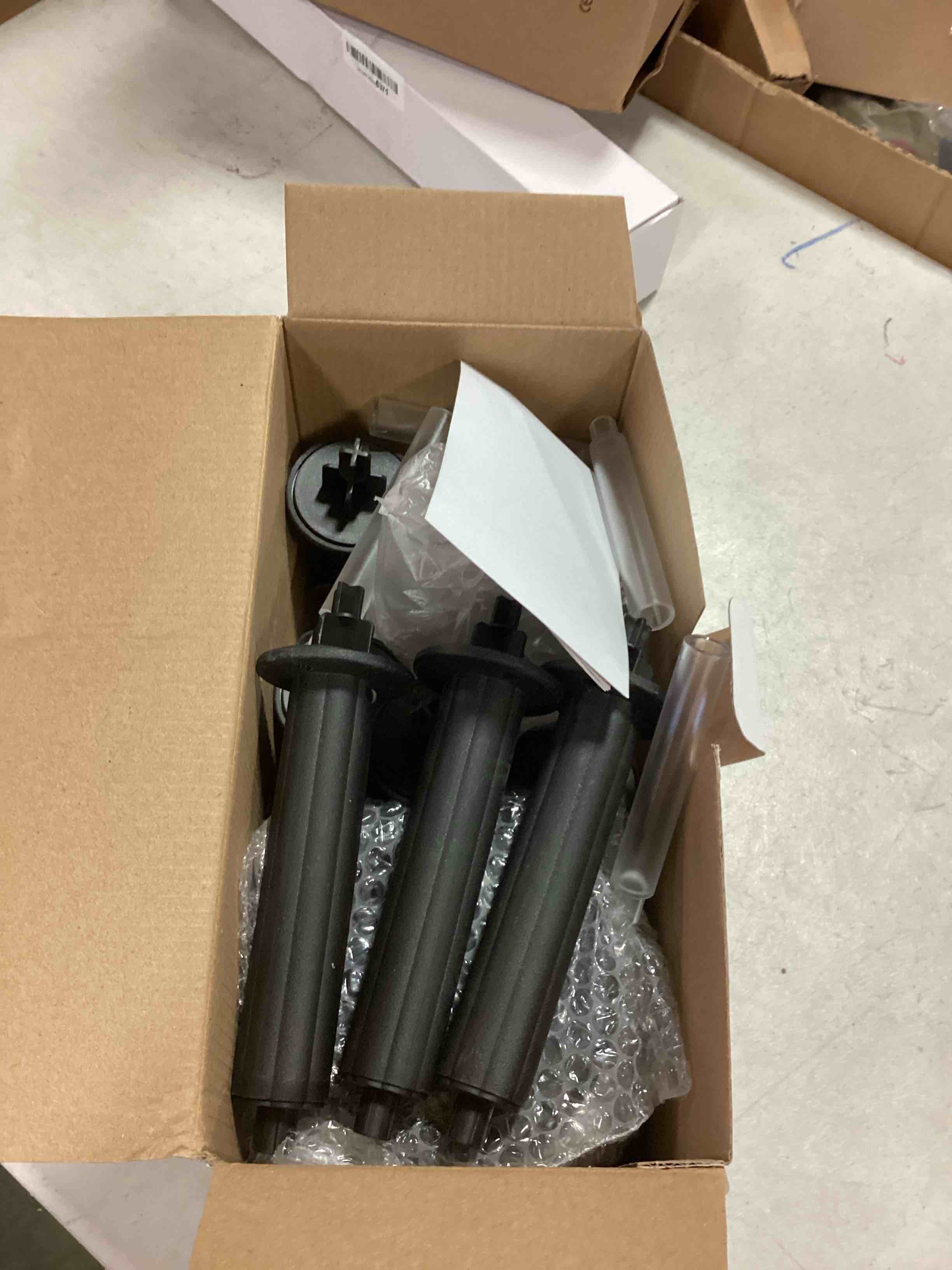https://s3.amazonaws.com/lotting-images-prod/bidfta/YEL6506783_1717158521519.jpeg