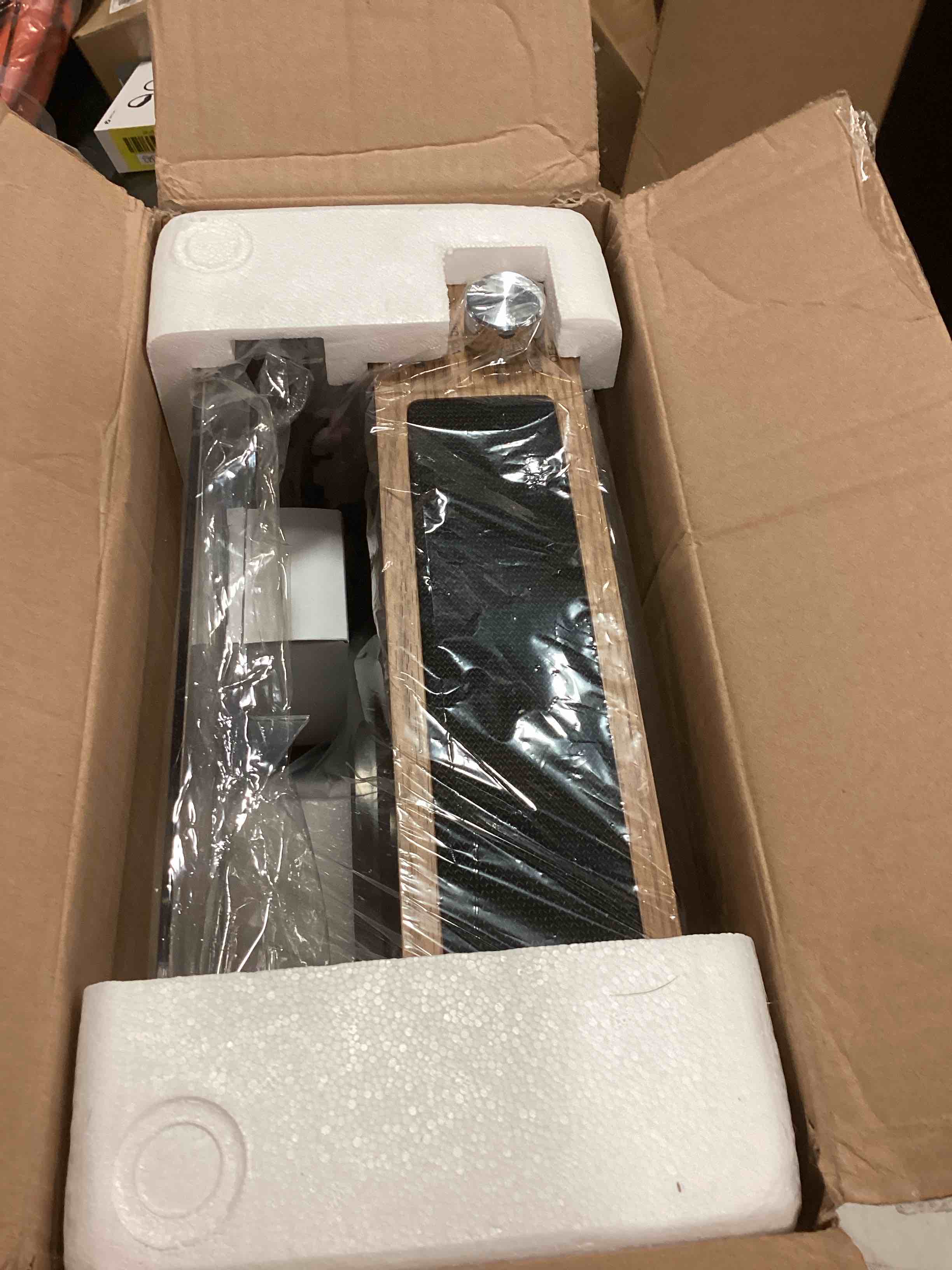 https://s3.amazonaws.com/lotting-images-prod/bidfta/YEL6507355_1717264220515.jpeg