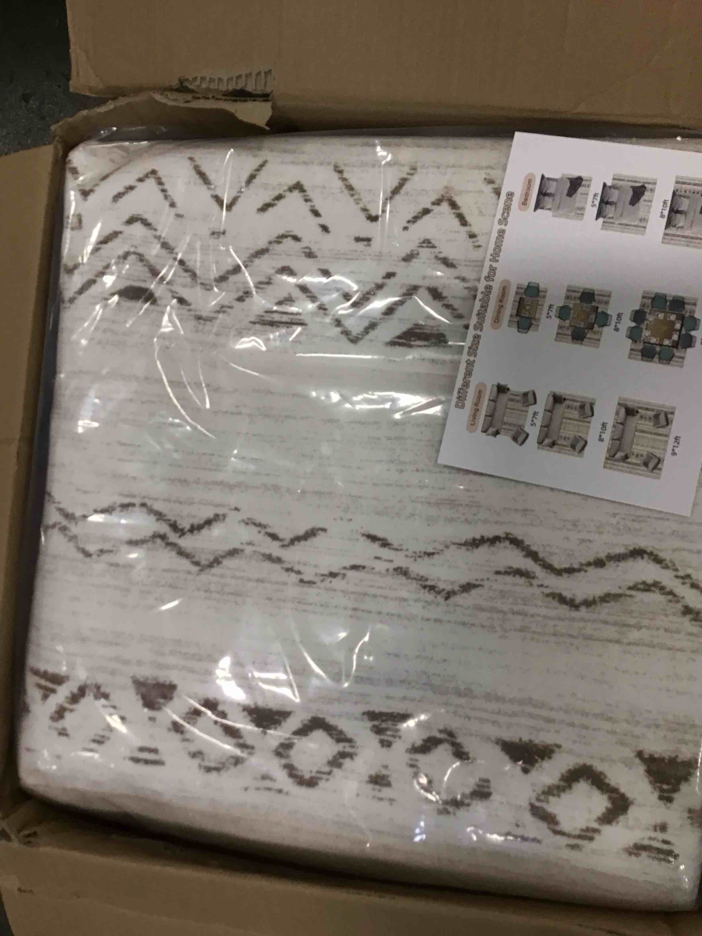 https://s3.amazonaws.com/lotting-images-prod/bidfta/YEL6509140_1716917883710.jpeg