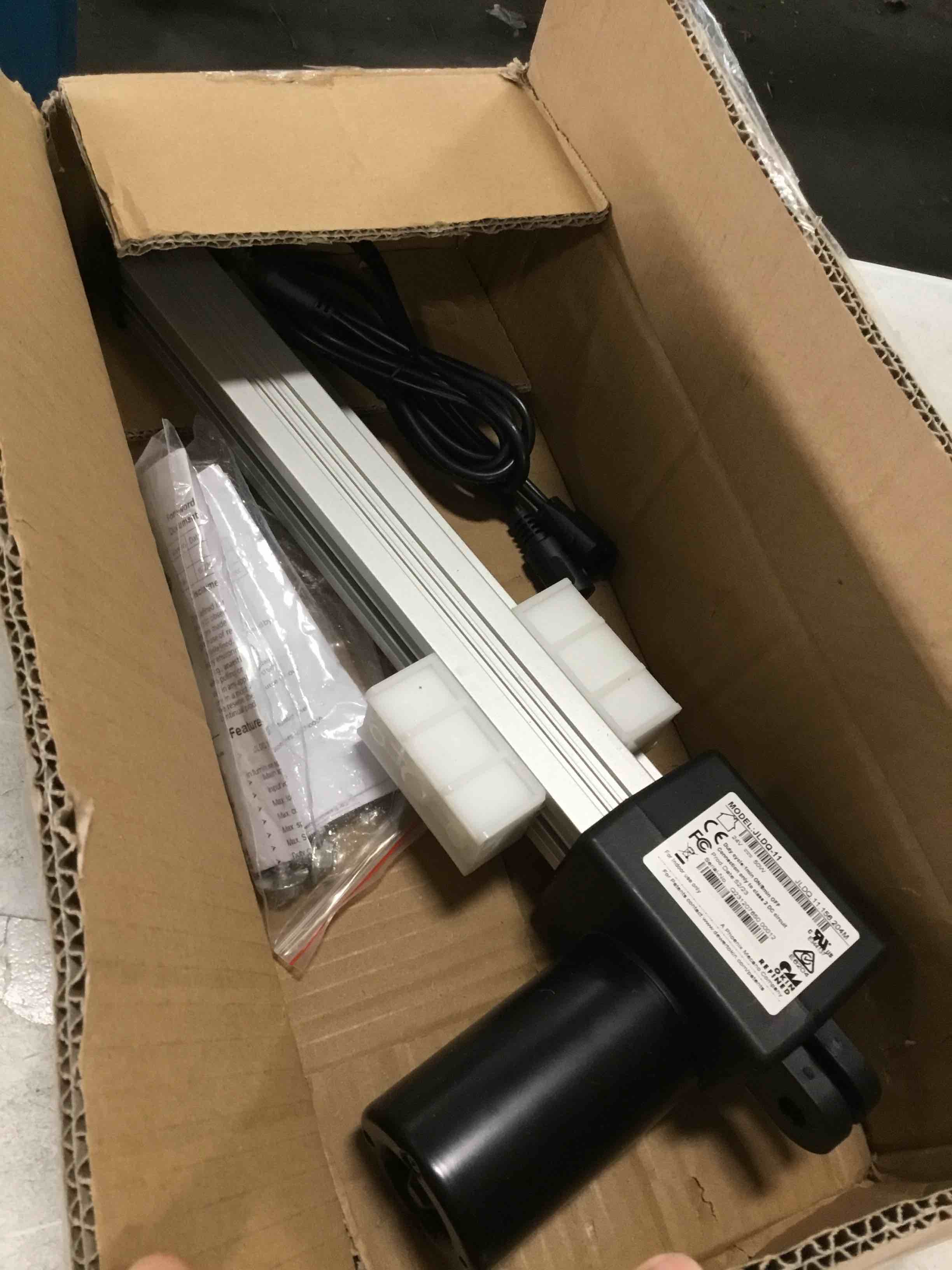 https://s3.amazonaws.com/lotting-images-prod/bidfta/YEL6510724_1716897023304.jpeg