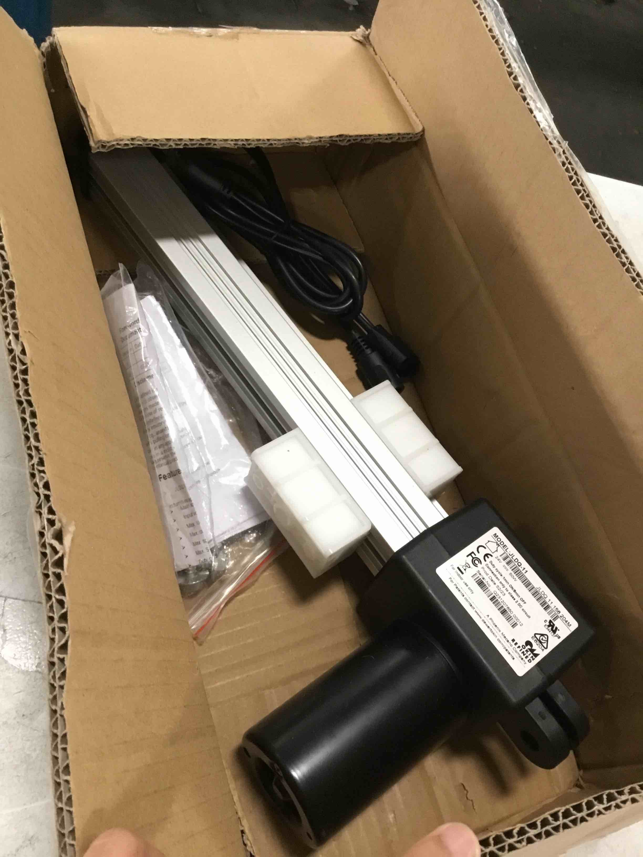 https://s3.amazonaws.com/lotting-images-prod/bidfta/YEL6510724_1716897025890.jpeg