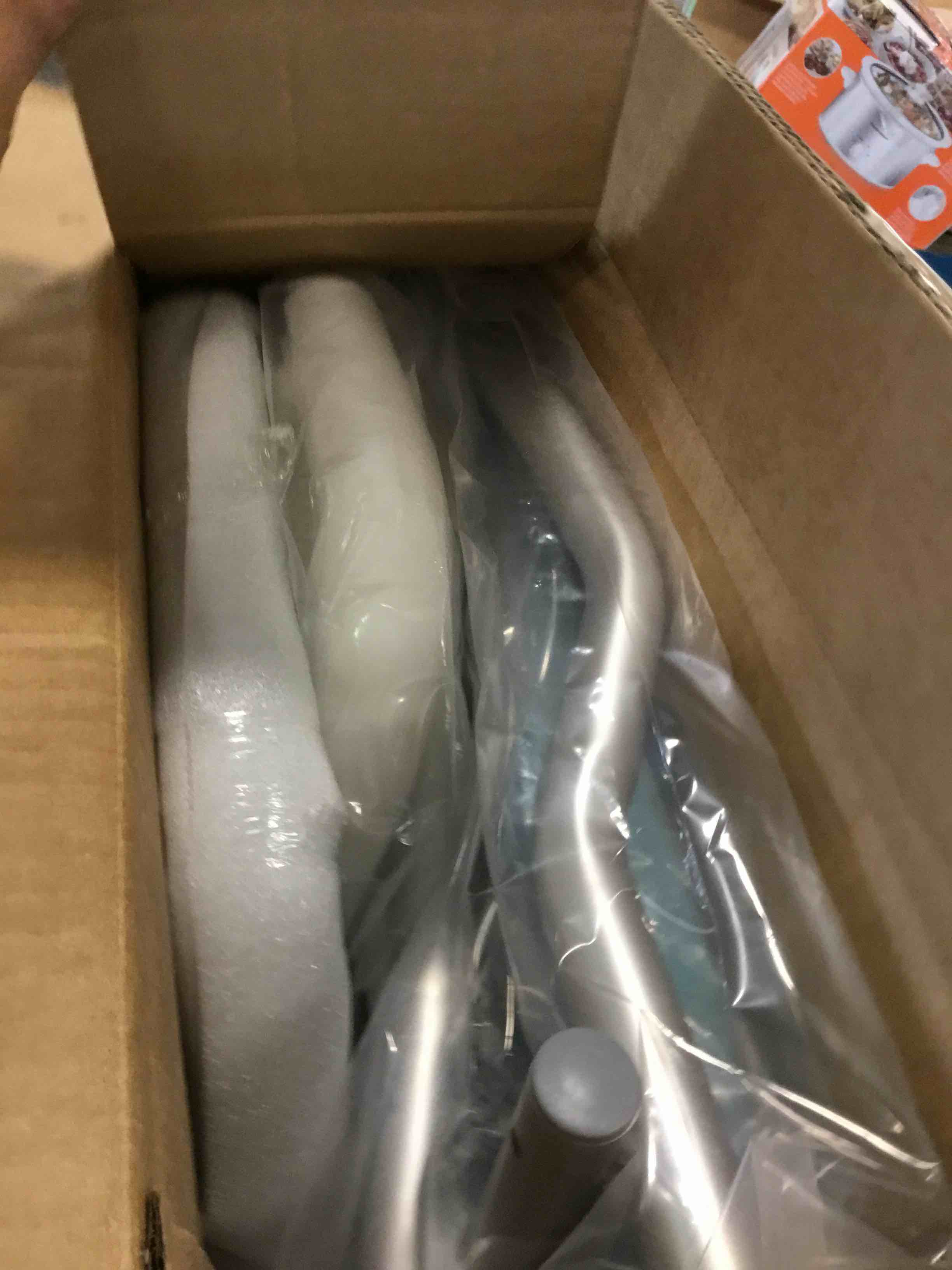 https://s3.amazonaws.com/lotting-images-prod/bidfta/YEL6510801_1716906488447.jpeg