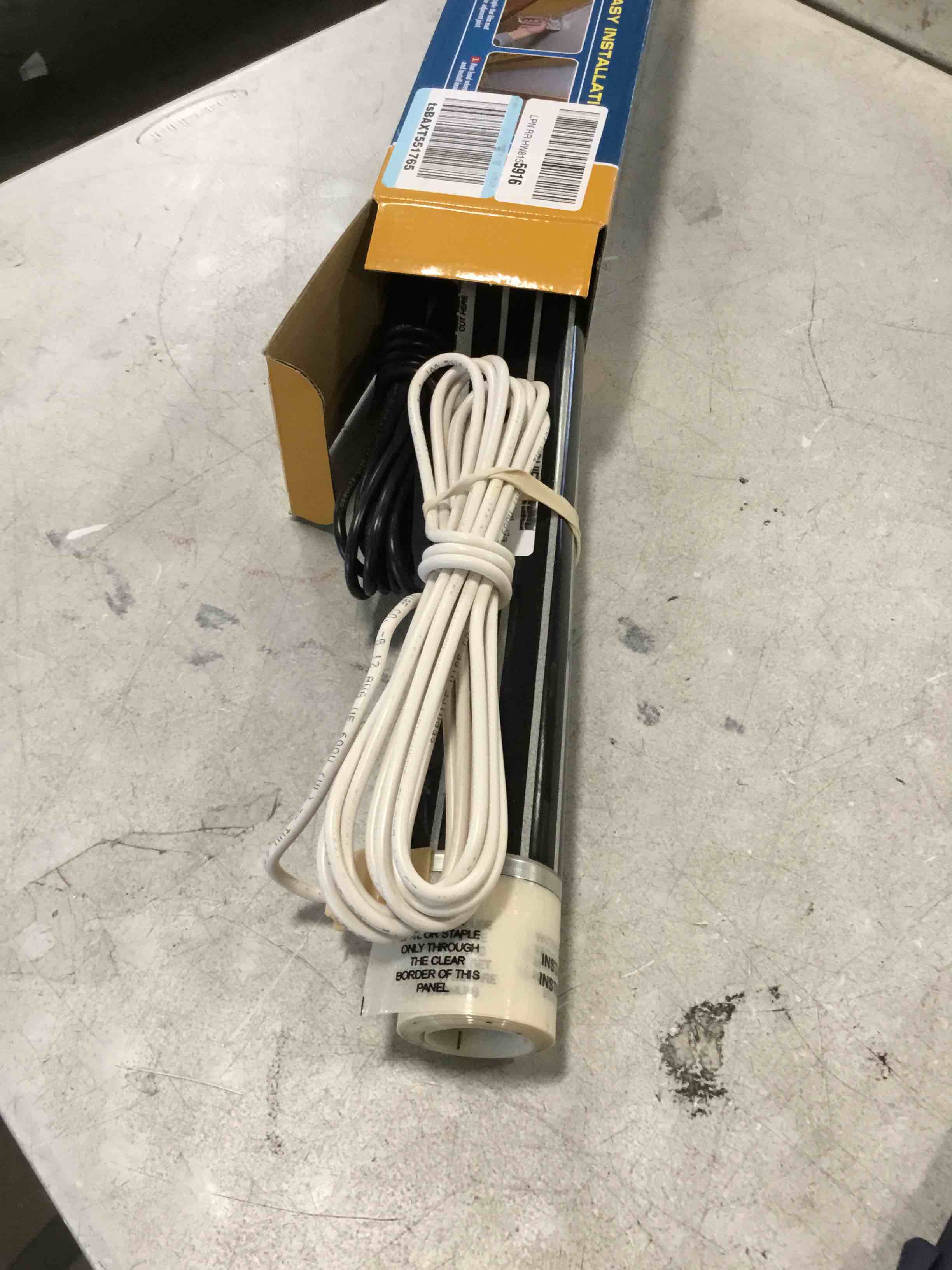 https://s3.amazonaws.com/lotting-images-prod/bidfta/YEL6510819_1716907998650.jpeg