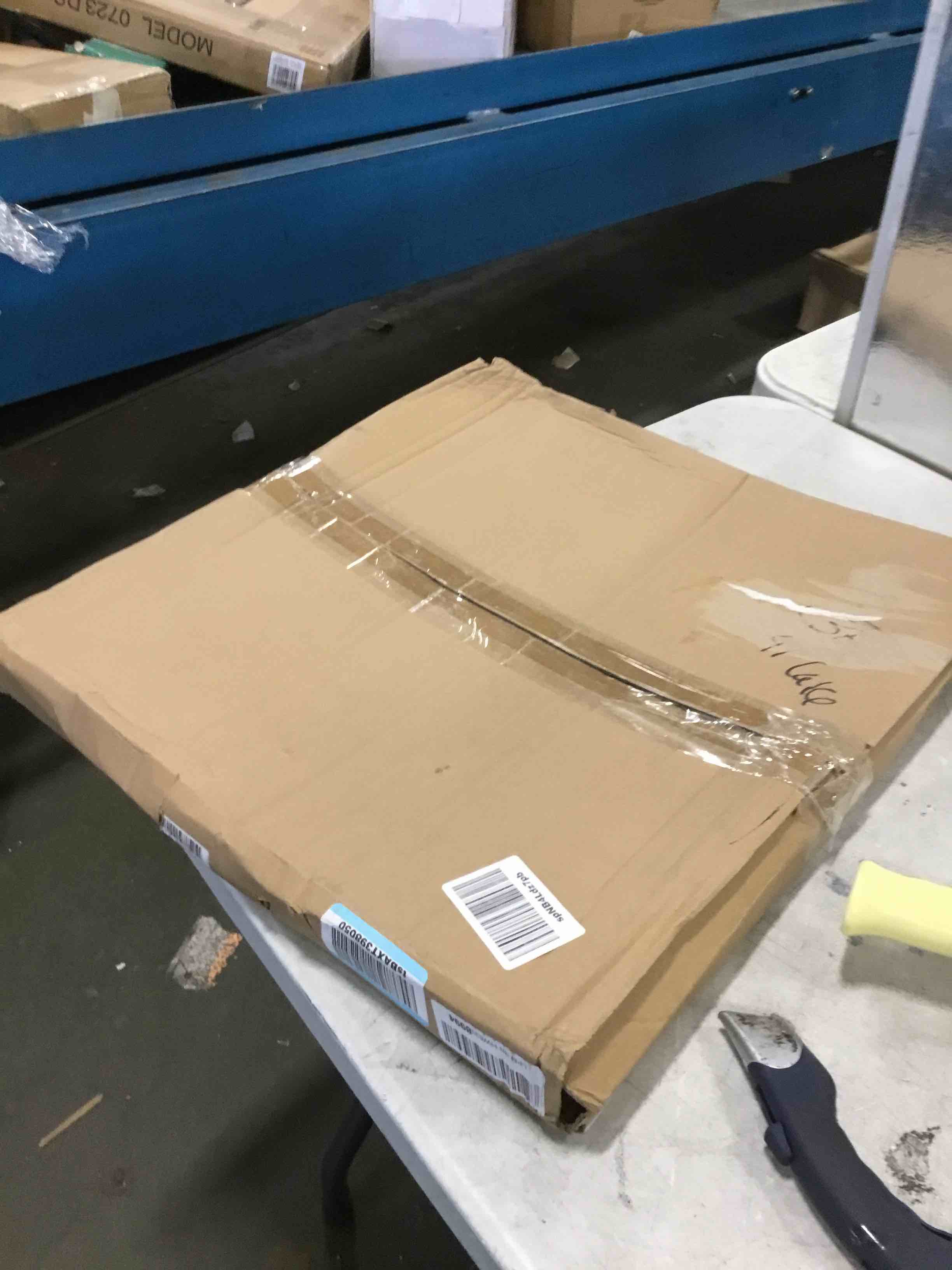 https://s3.amazonaws.com/lotting-images-prod/bidfta/YEL6510920_1716919681539.jpeg