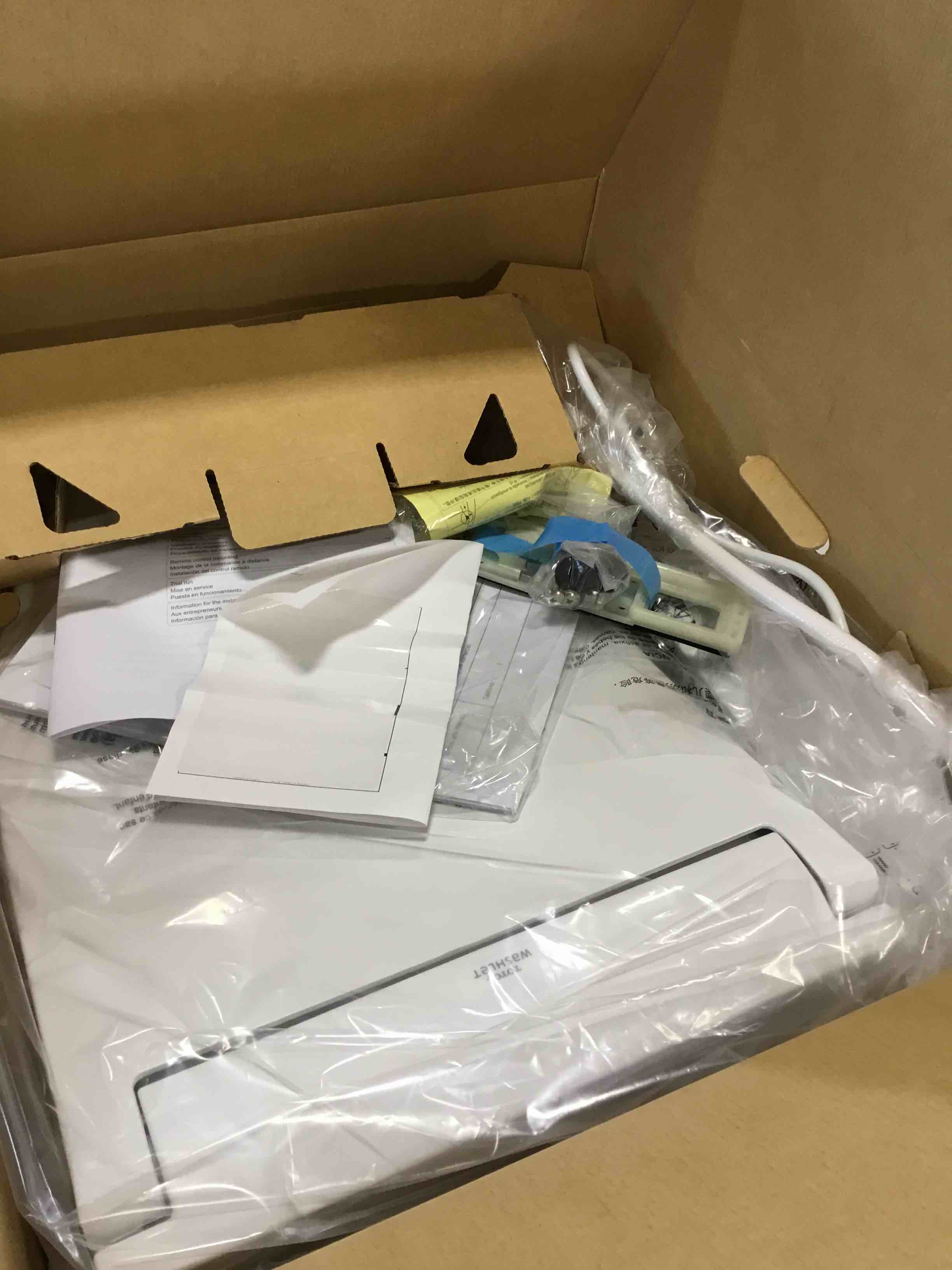 https://s3.amazonaws.com/lotting-images-prod/bidfta/YEL6510926_1716920113716.jpeg