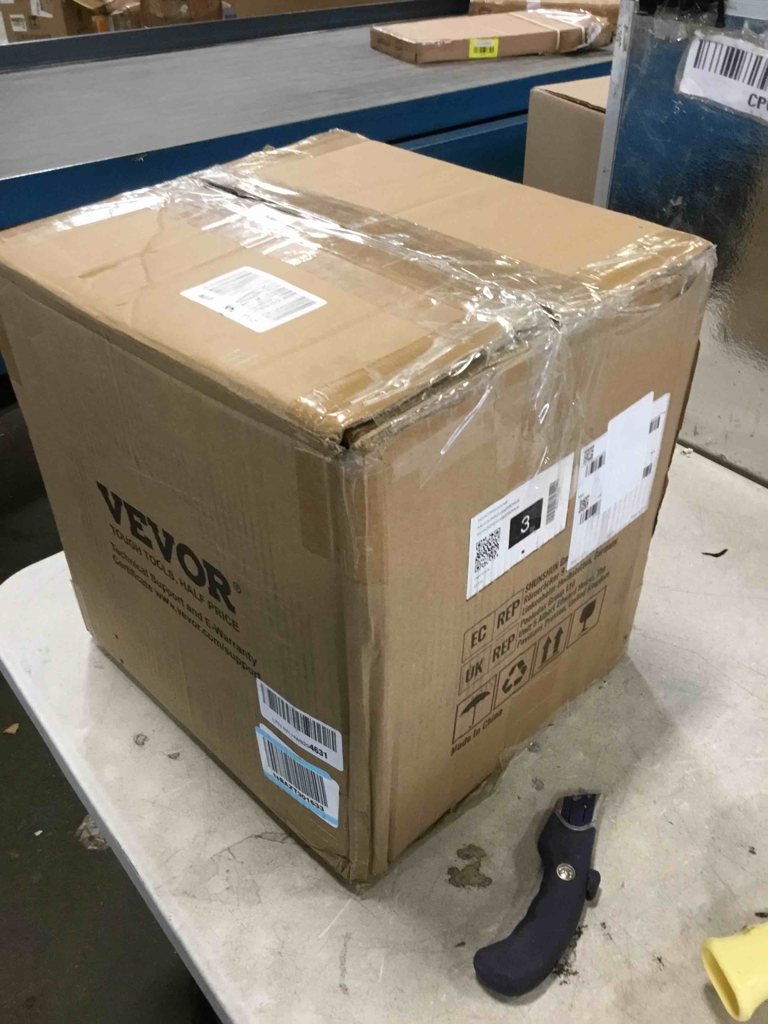 https://s3.amazonaws.com/lotting-images-prod/bidfta/YEL6510952_1716922471465.jpeg