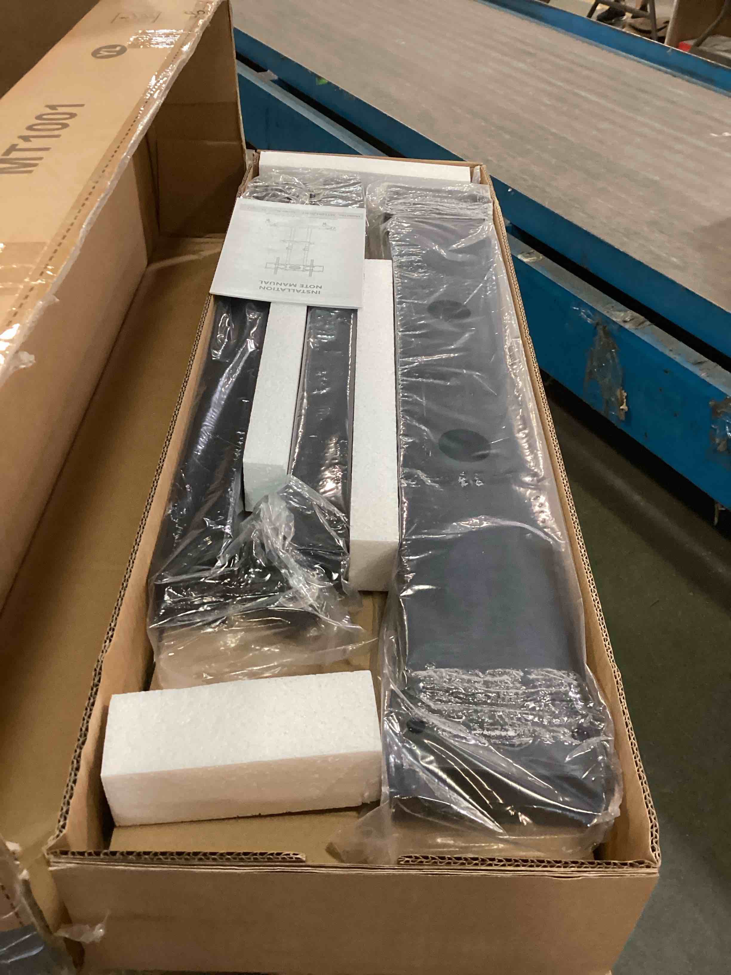 https://s3.amazonaws.com/lotting-images-prod/bidfta/YEL6511896_1717081733921.jpeg
