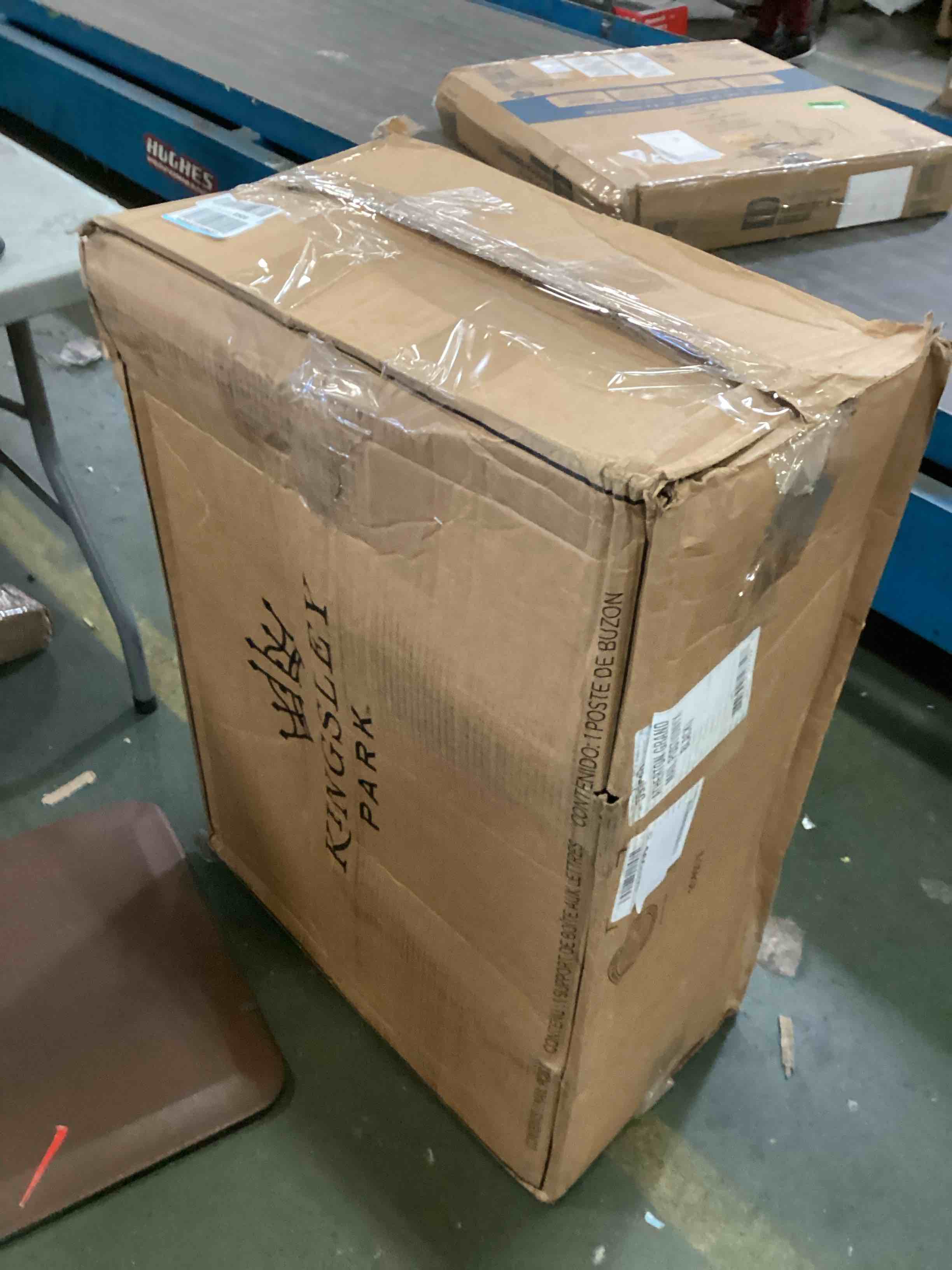 https://s3.amazonaws.com/lotting-images-prod/bidfta/YEL6511905_1717082852755.jpeg