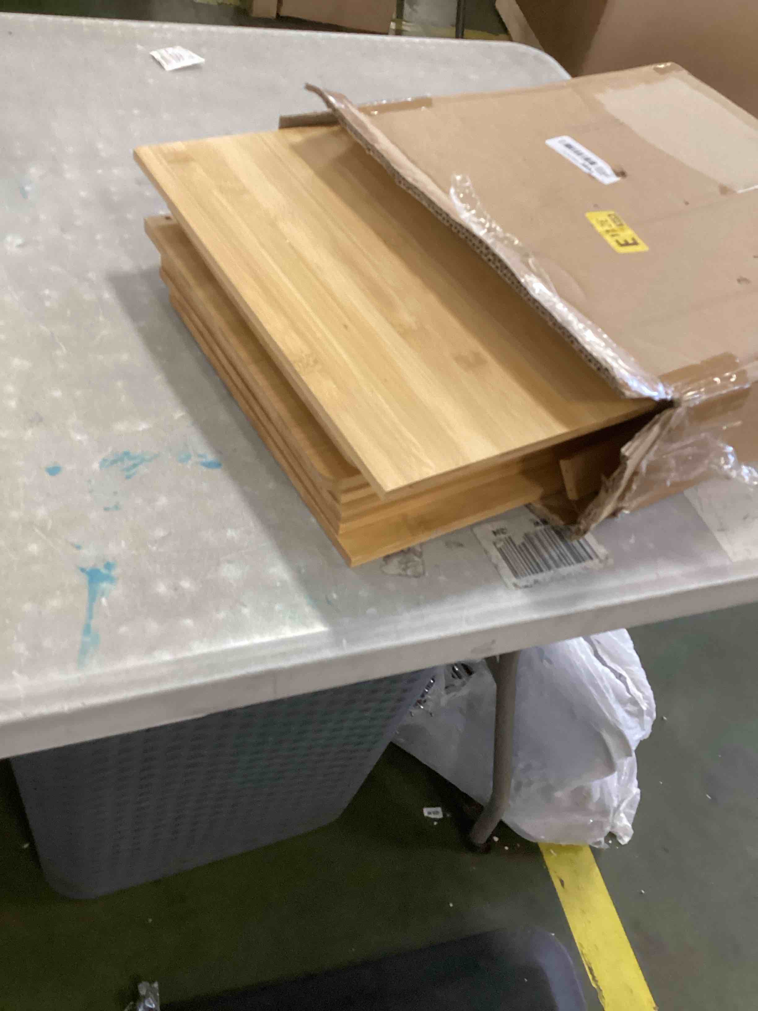 https://s3.amazonaws.com/lotting-images-prod/bidfta/YEL6513220_1717520611415.jpeg