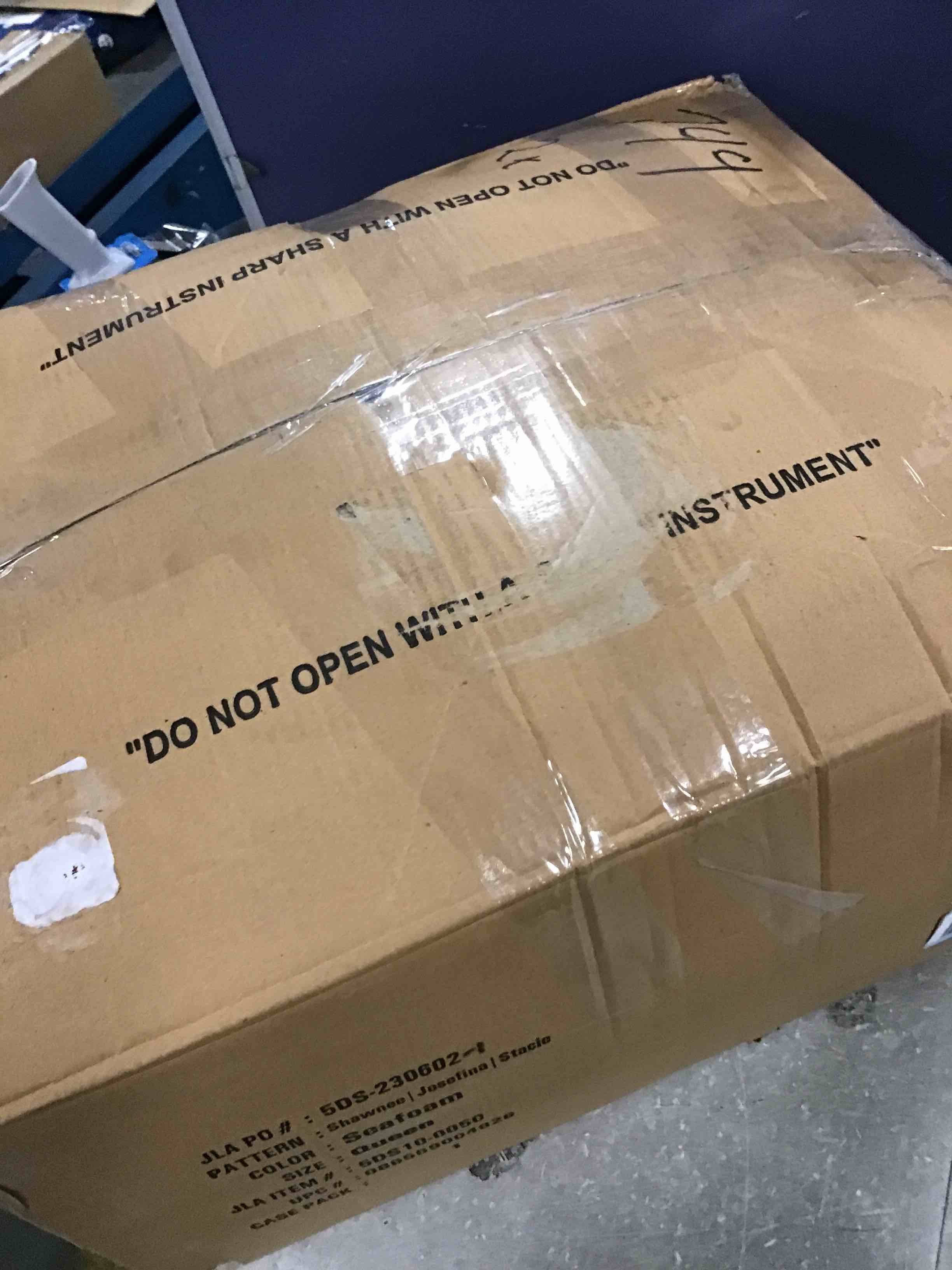https://s3.amazonaws.com/lotting-images-prod/bidfta/YEL6516991_1716557535277.jpeg