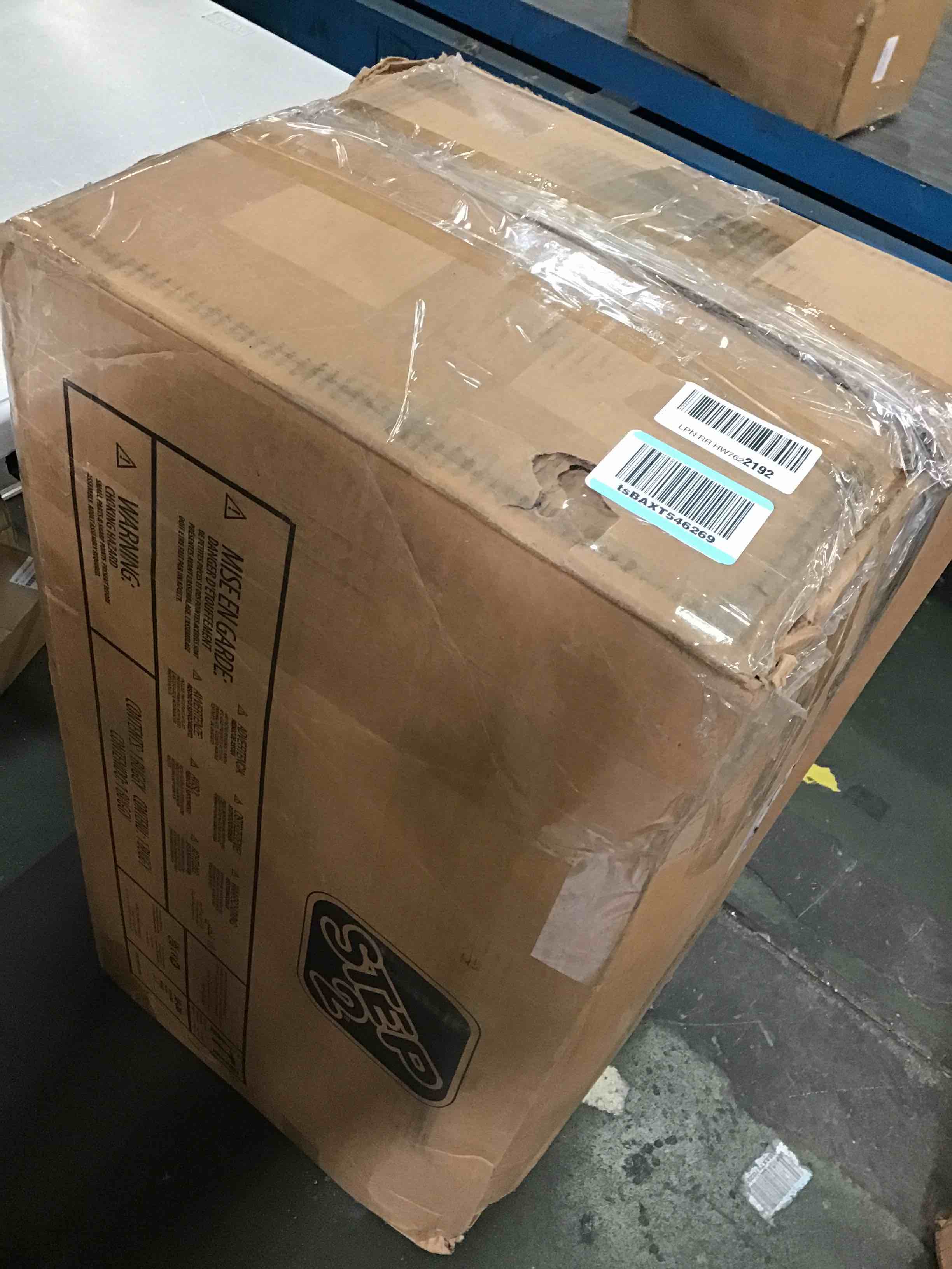 https://s3.amazonaws.com/lotting-images-prod/bidfta/YEL6518430_1716488930316.jpeg