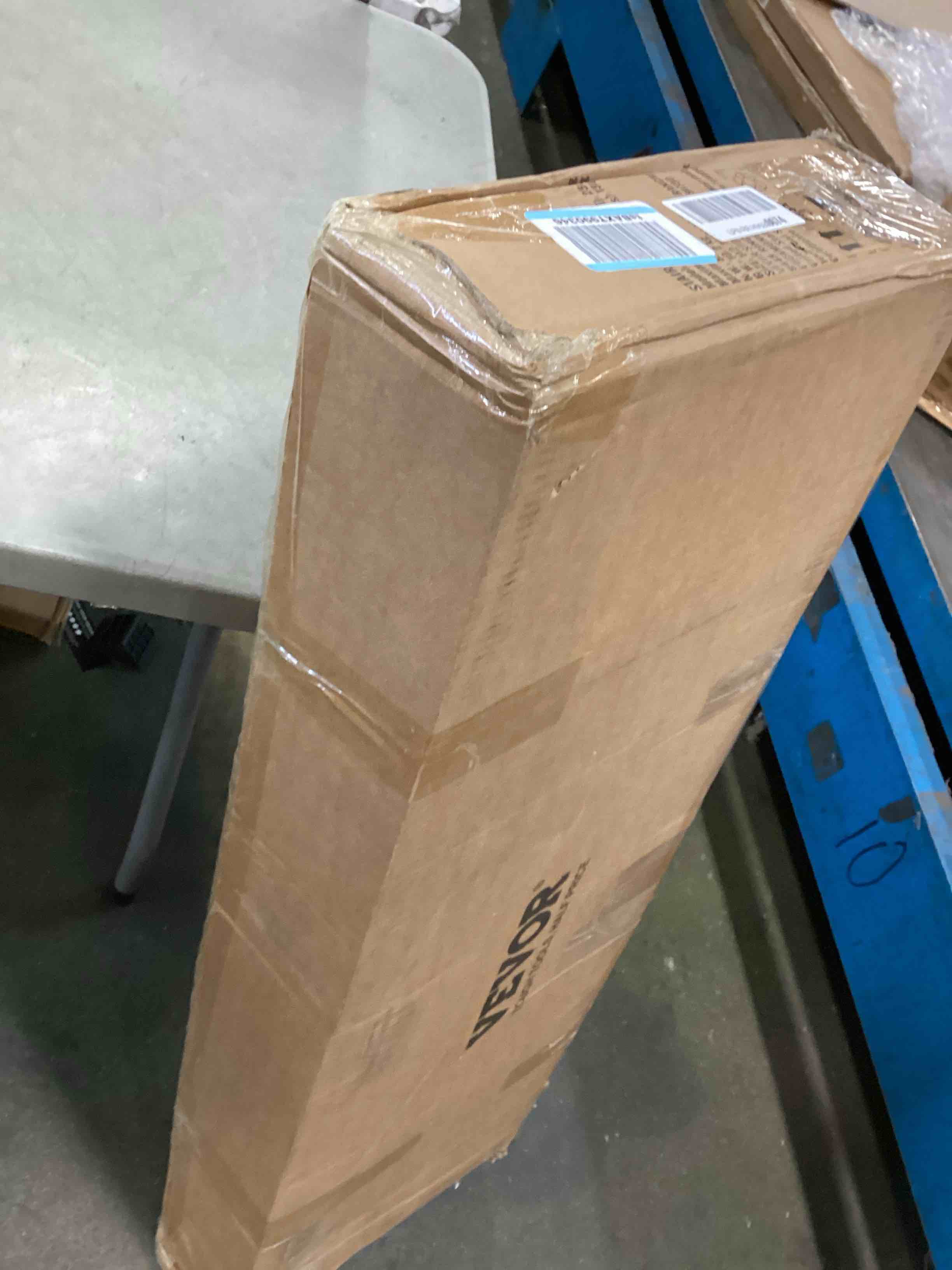 https://s3.amazonaws.com/lotting-images-prod/bidfta/YEL6519975_1716486230042.jpeg