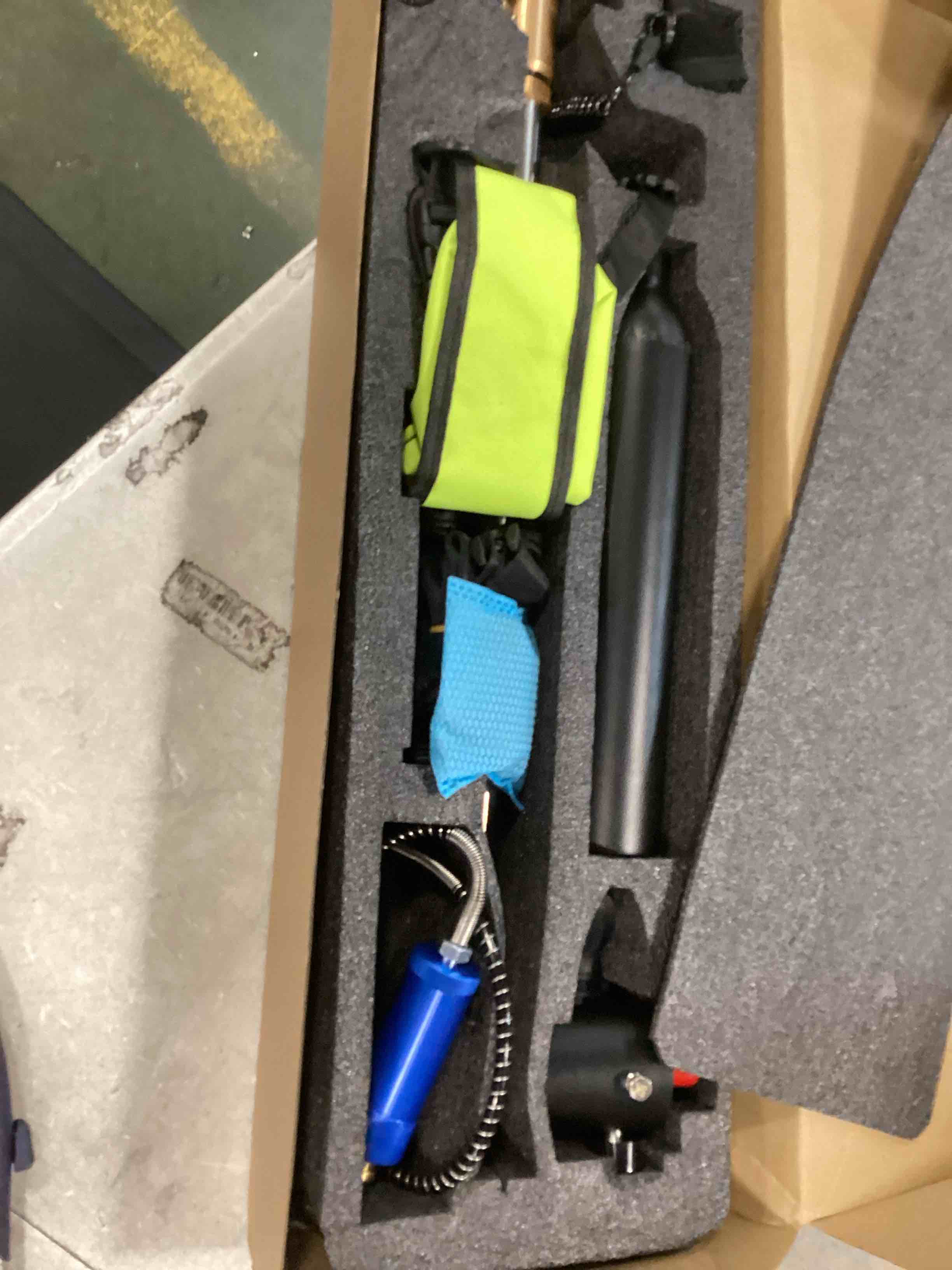 https://s3.amazonaws.com/lotting-images-prod/bidfta/YEL6520085_1716553315897.jpeg