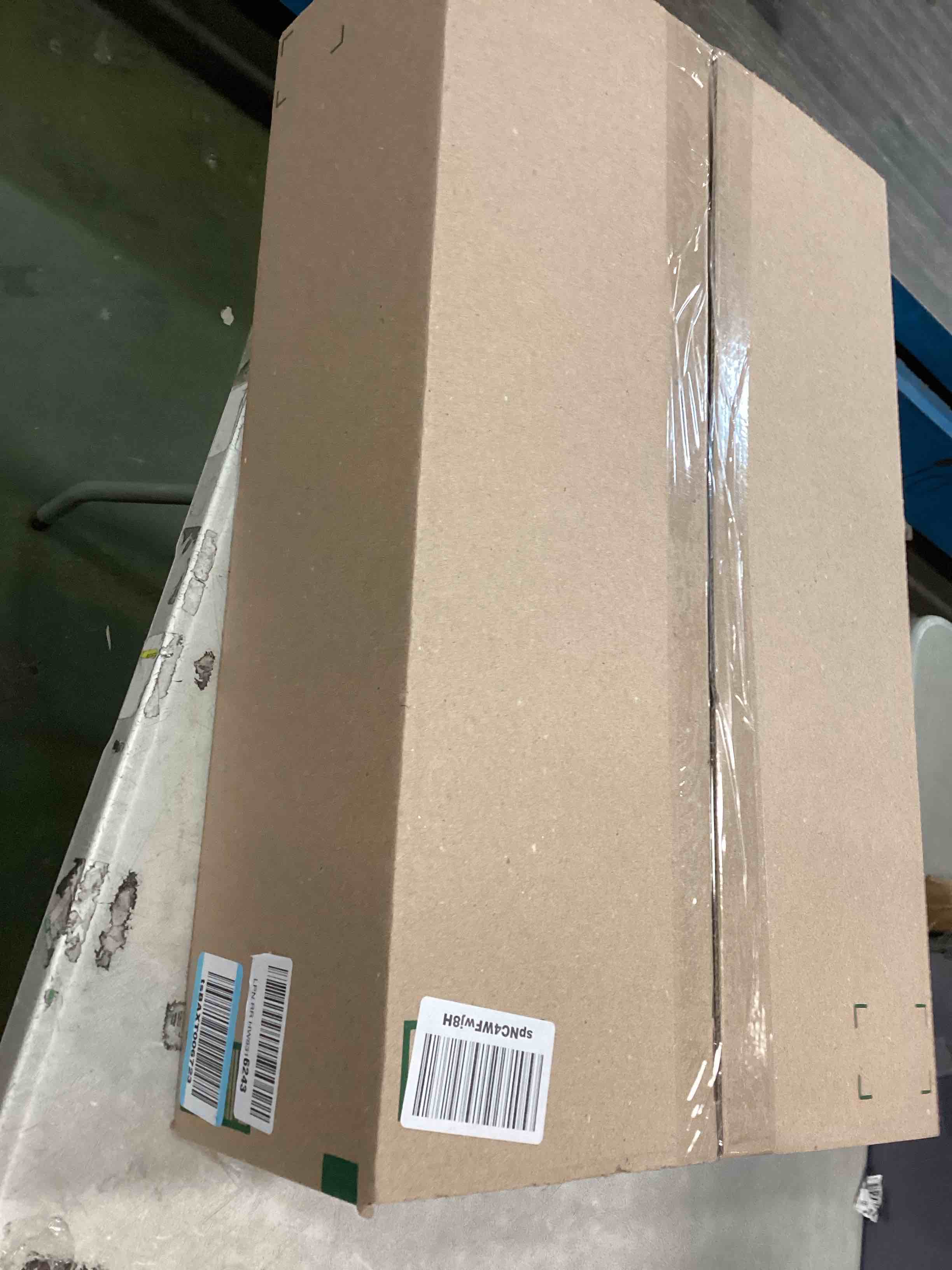 https://s3.amazonaws.com/lotting-images-prod/bidfta/YEL6520193_1716565082362.jpeg