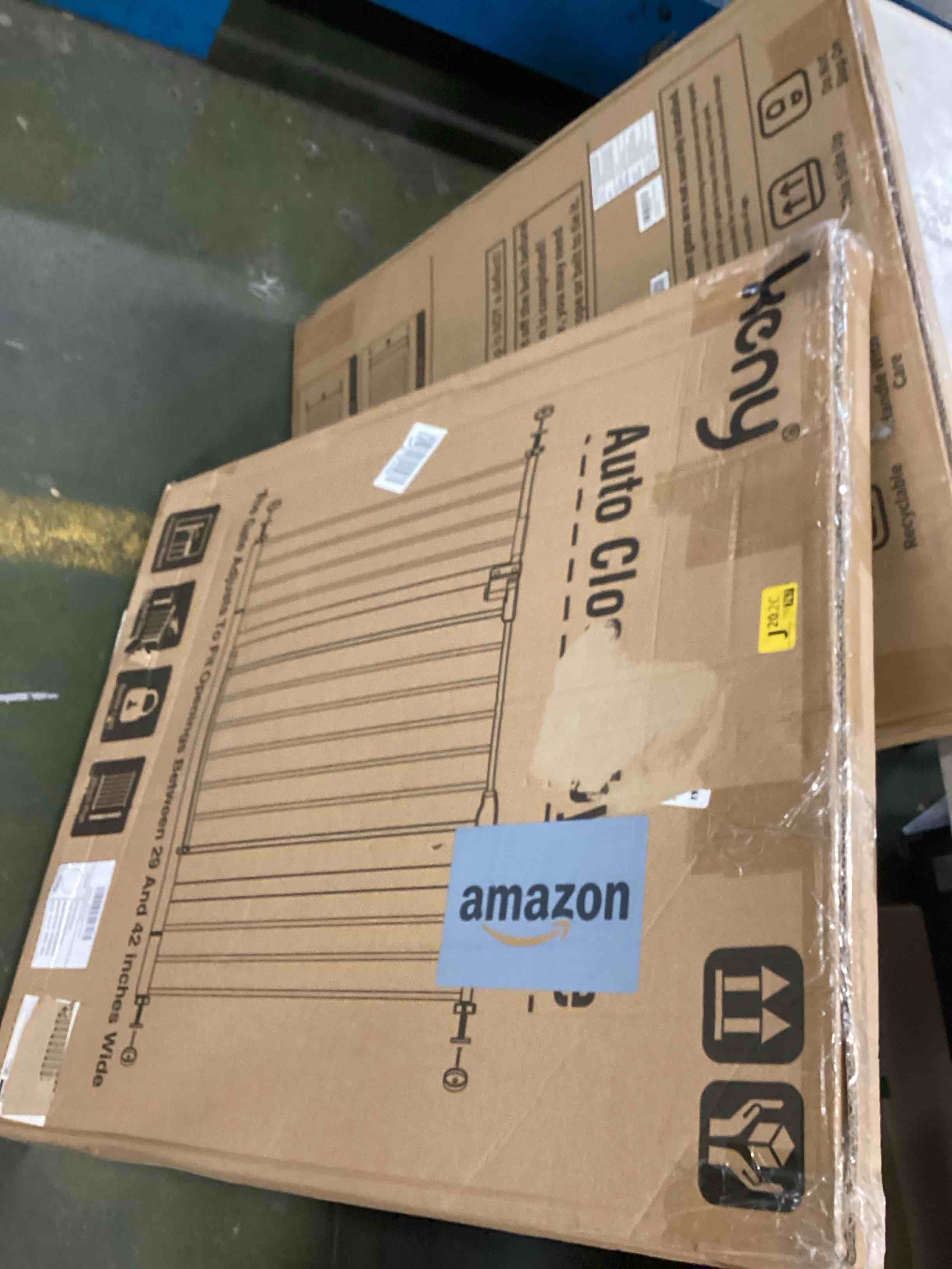 https://s3.amazonaws.com/lotting-images-prod/bidfta/YEL6520290_1716580770848.jpeg