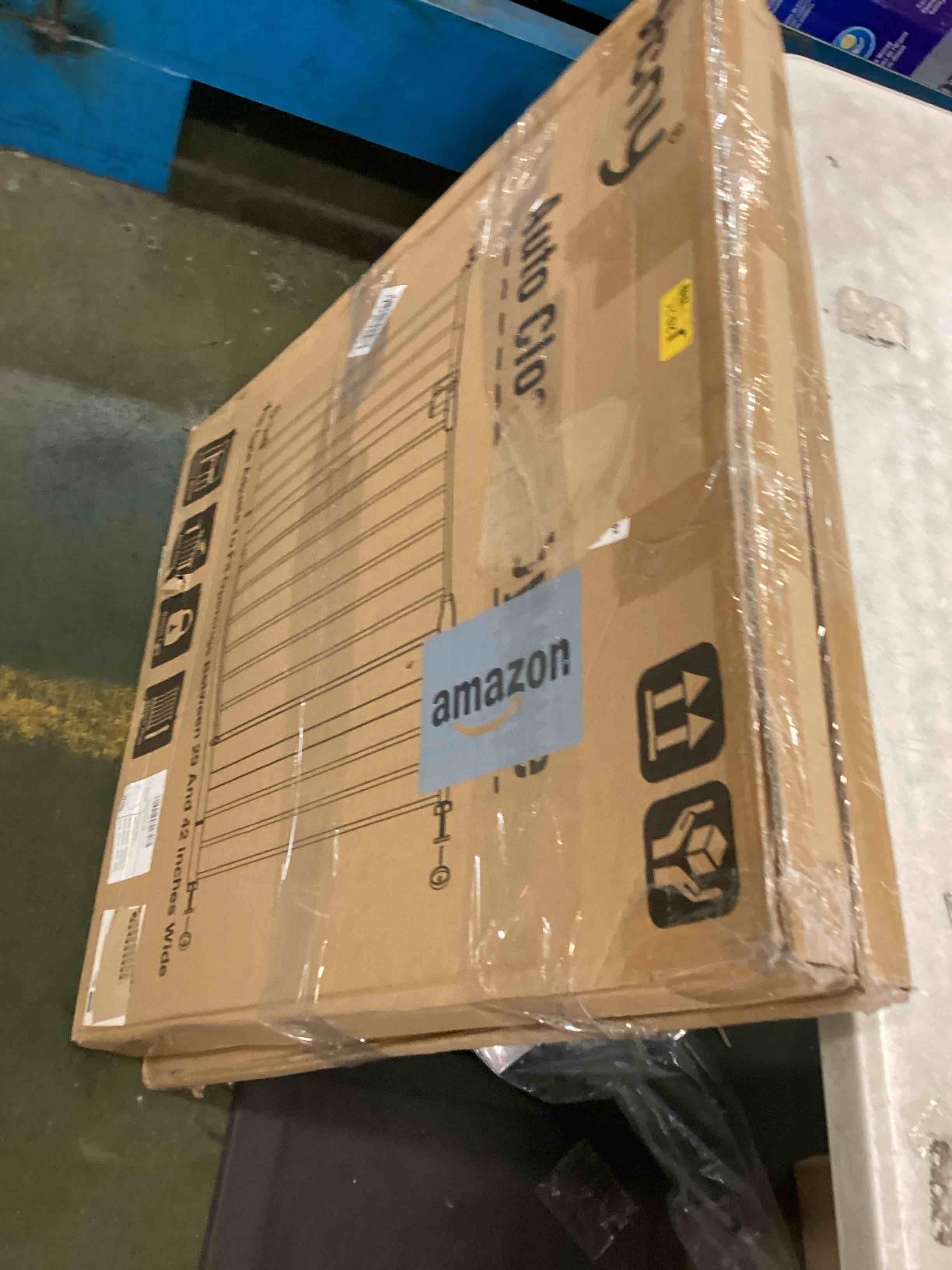 https://s3.amazonaws.com/lotting-images-prod/bidfta/YEL6520290_1716580809367.jpeg