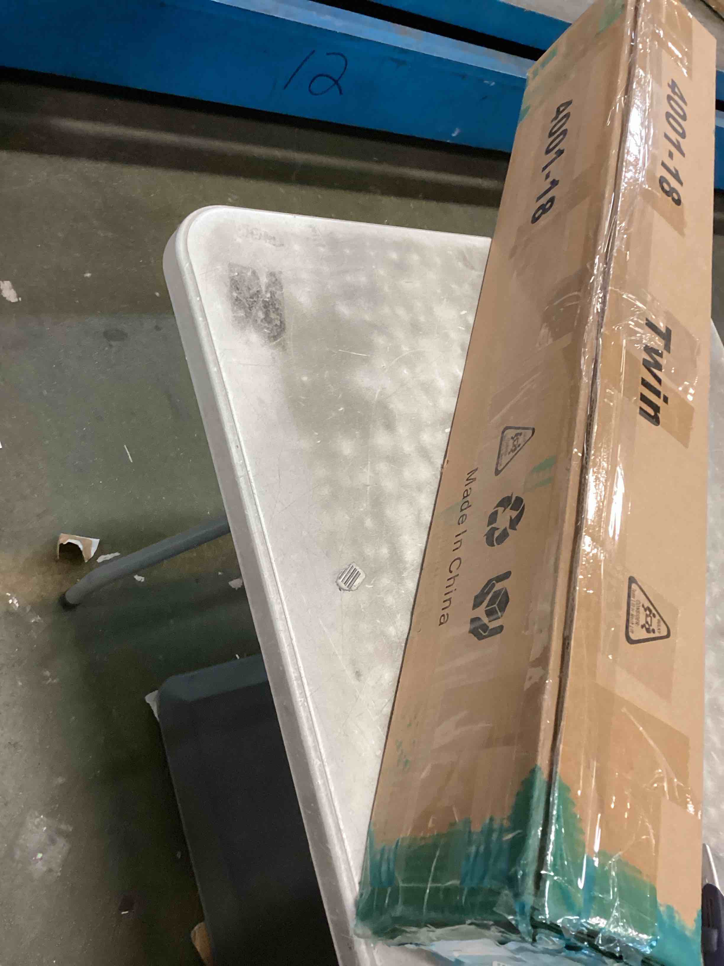 https://s3.amazonaws.com/lotting-images-prod/bidfta/YEL6520759_1716985817906.jpeg