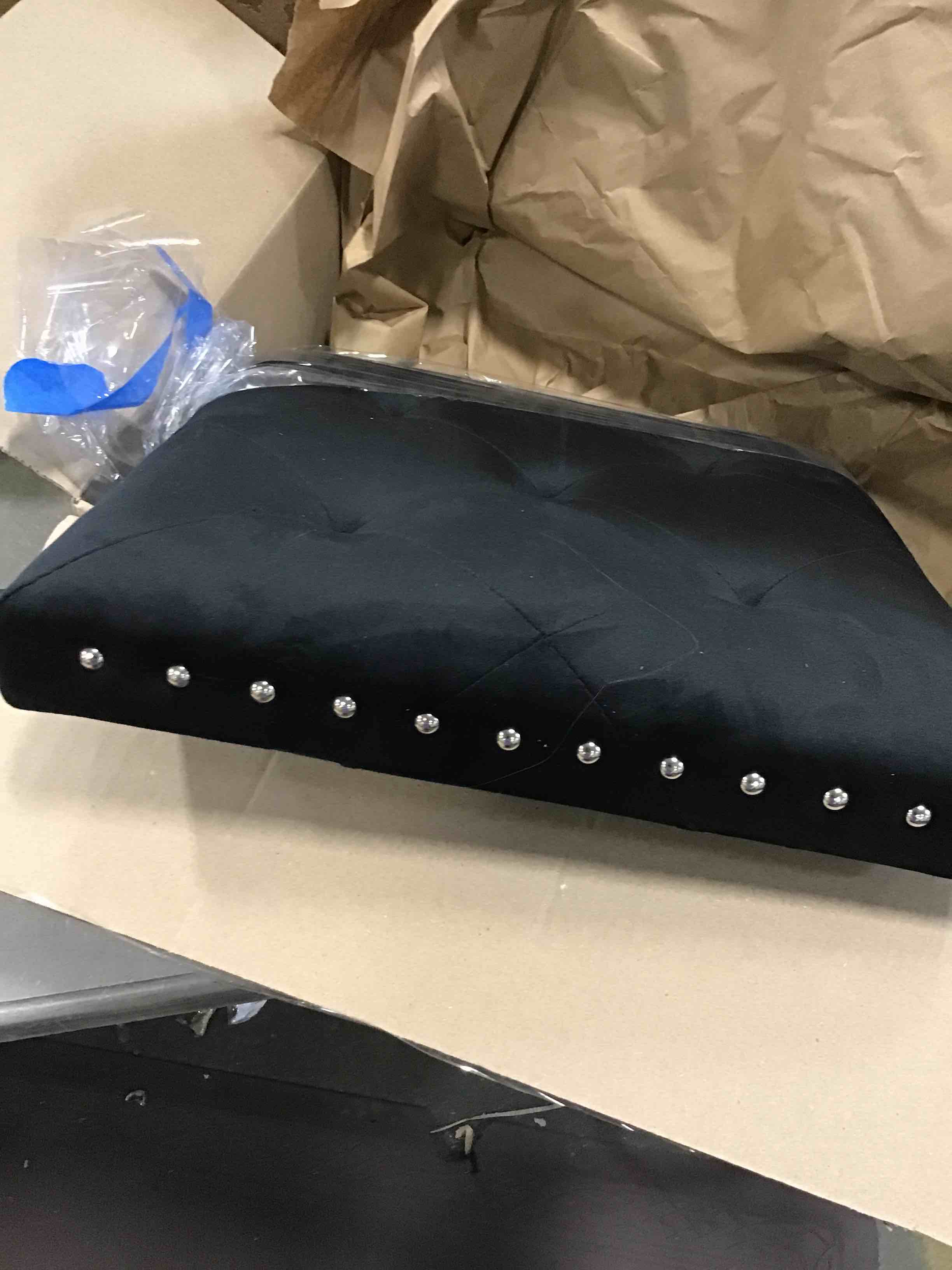 https://s3.amazonaws.com/lotting-images-prod/bidfta/YEL6521074_1716313233516.jpeg