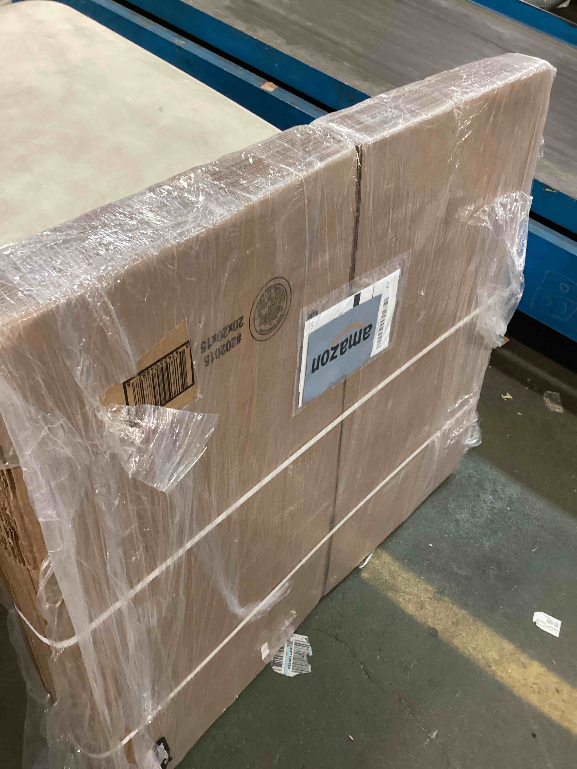 https://s3.amazonaws.com/lotting-images-prod/bidfta/YEL6521406_1716484751802.jpeg