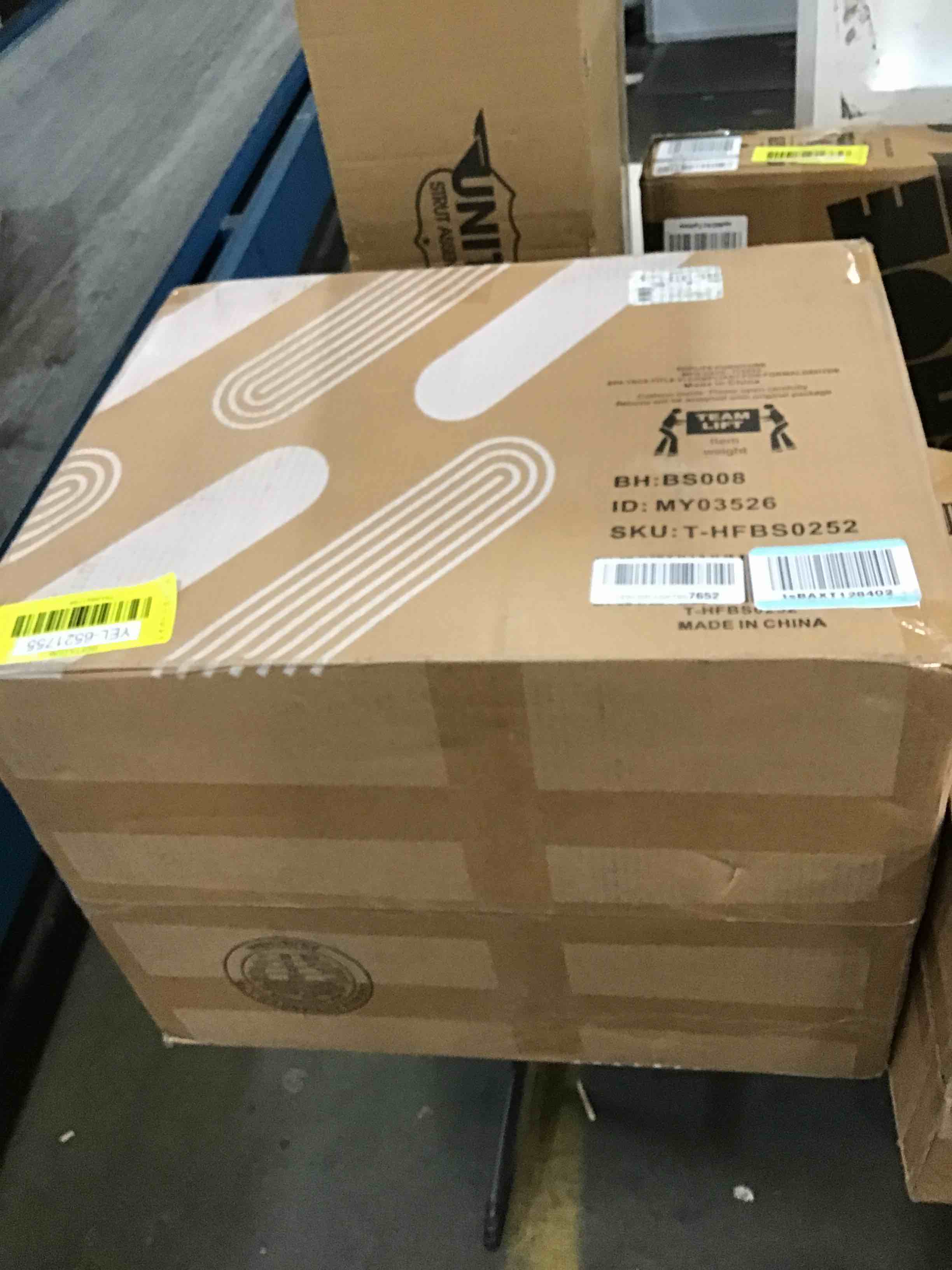 https://s3.amazonaws.com/lotting-images-prod/bidfta/YEL6521755_1716644615695.jpeg