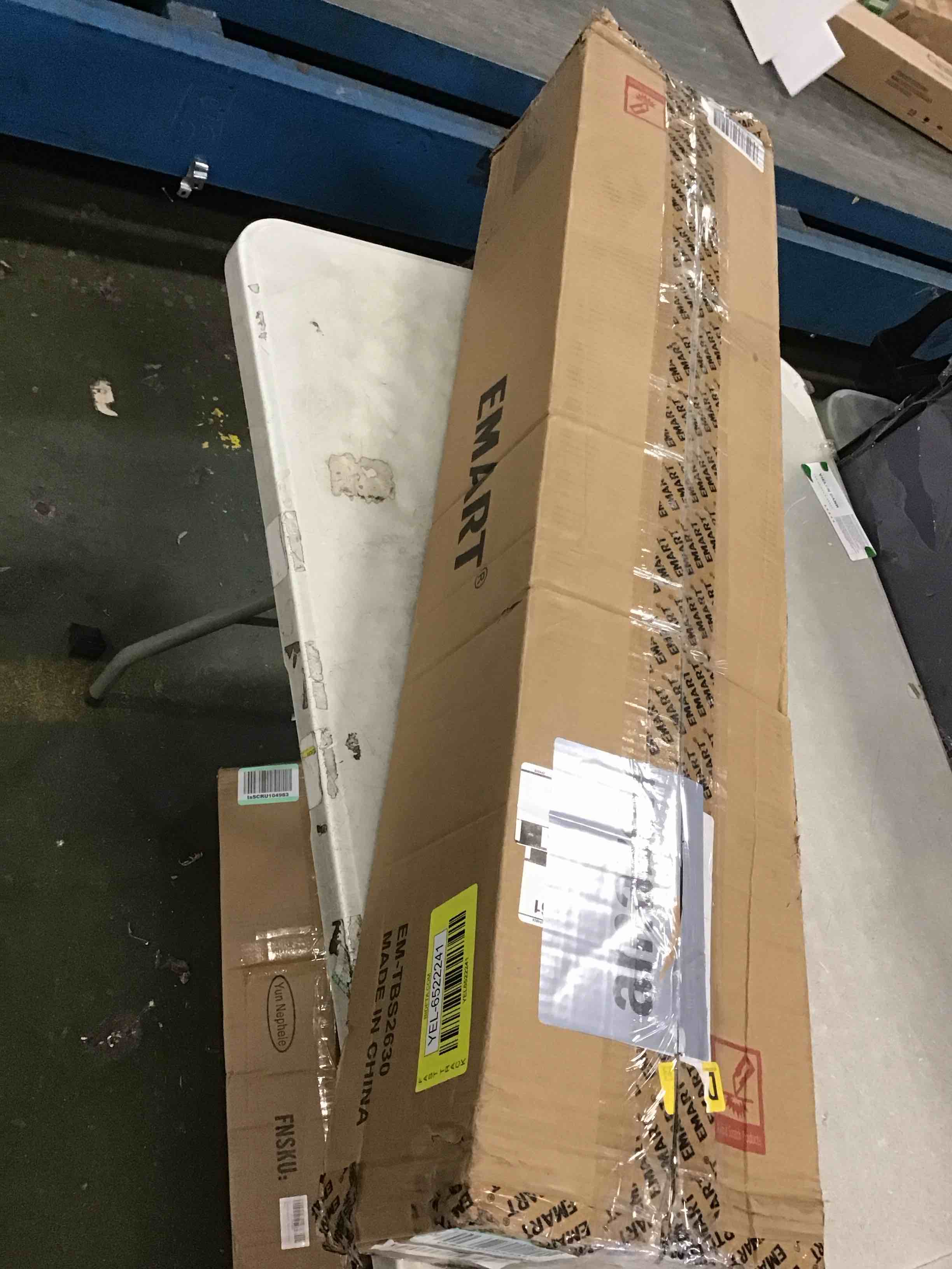 https://s3.amazonaws.com/lotting-images-prod/bidfta/YEL6522241_1717427500856.jpeg