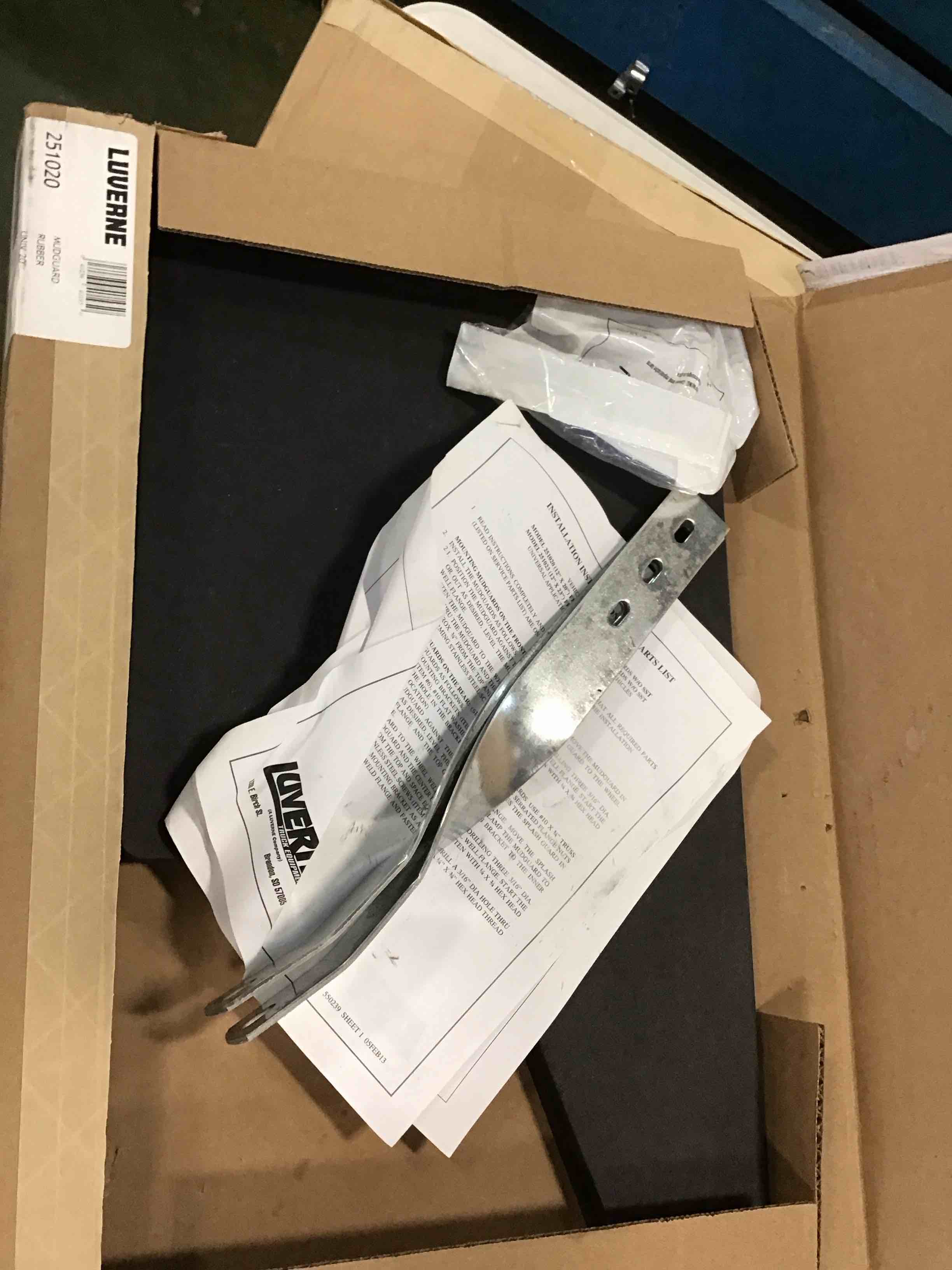 https://s3.amazonaws.com/lotting-images-prod/bidfta/YEL6522324_1717439416581.jpeg