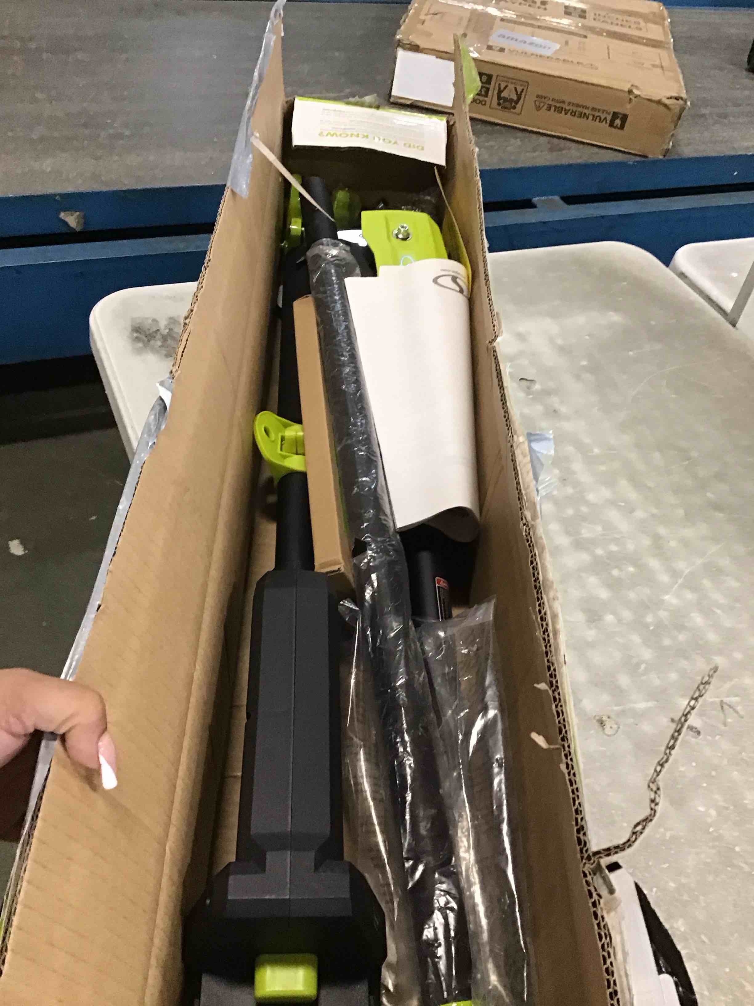 https://s3.amazonaws.com/lotting-images-prod/bidfta/YEL6522454_1716315423678.jpeg