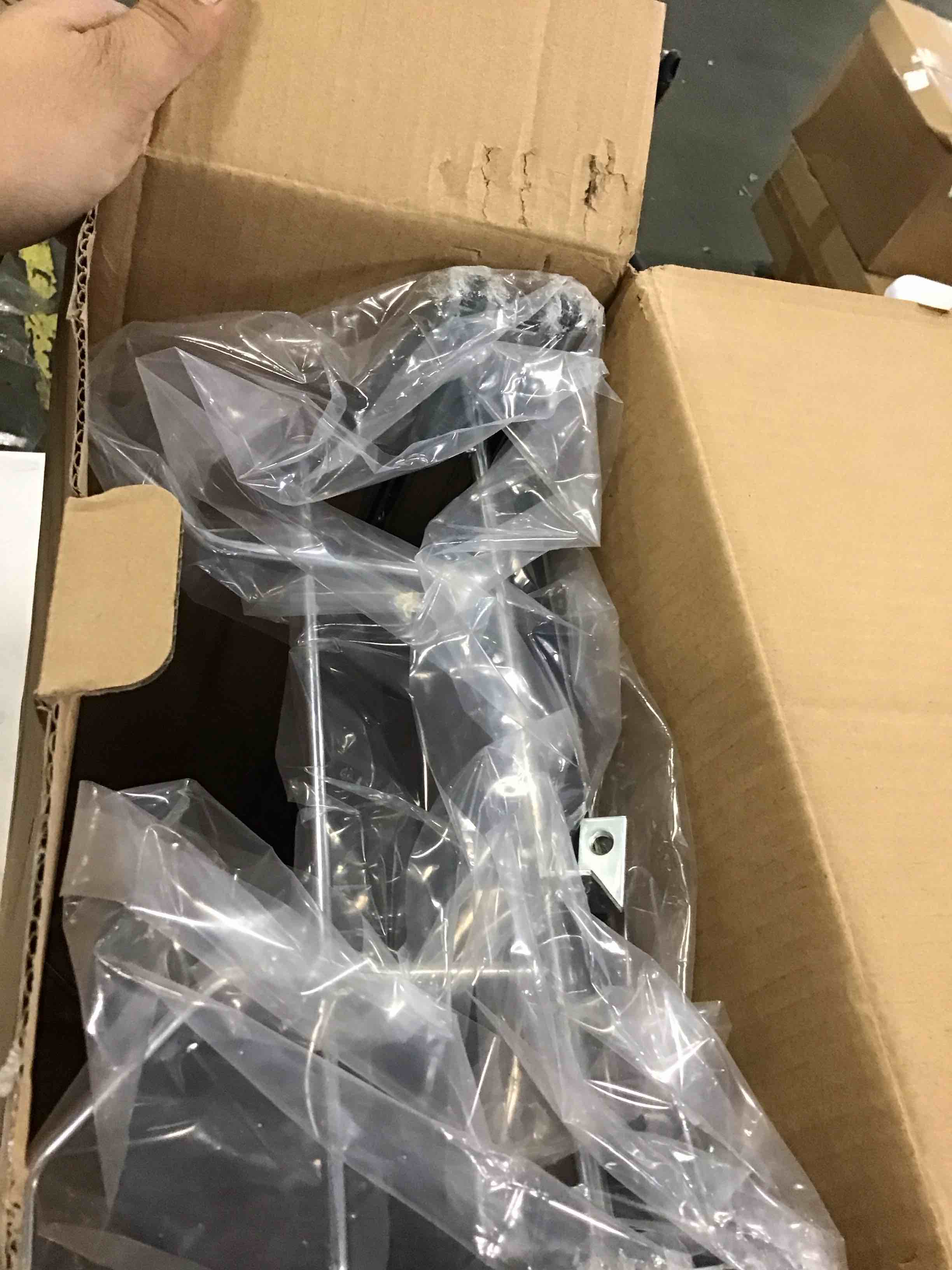 https://s3.amazonaws.com/lotting-images-prod/bidfta/YEL6522908_1716573081616.jpeg