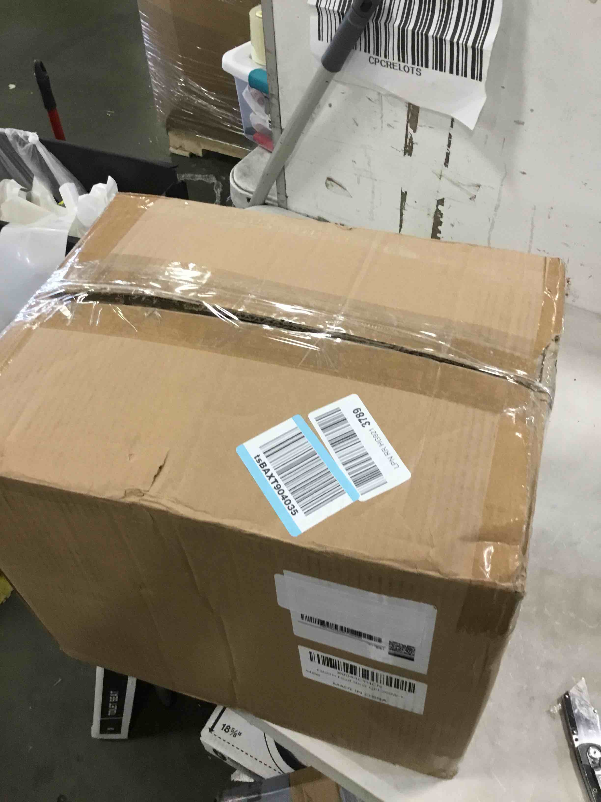 https://s3.amazonaws.com/lotting-images-prod/bidfta/YEL6522918_1716574239697.jpeg