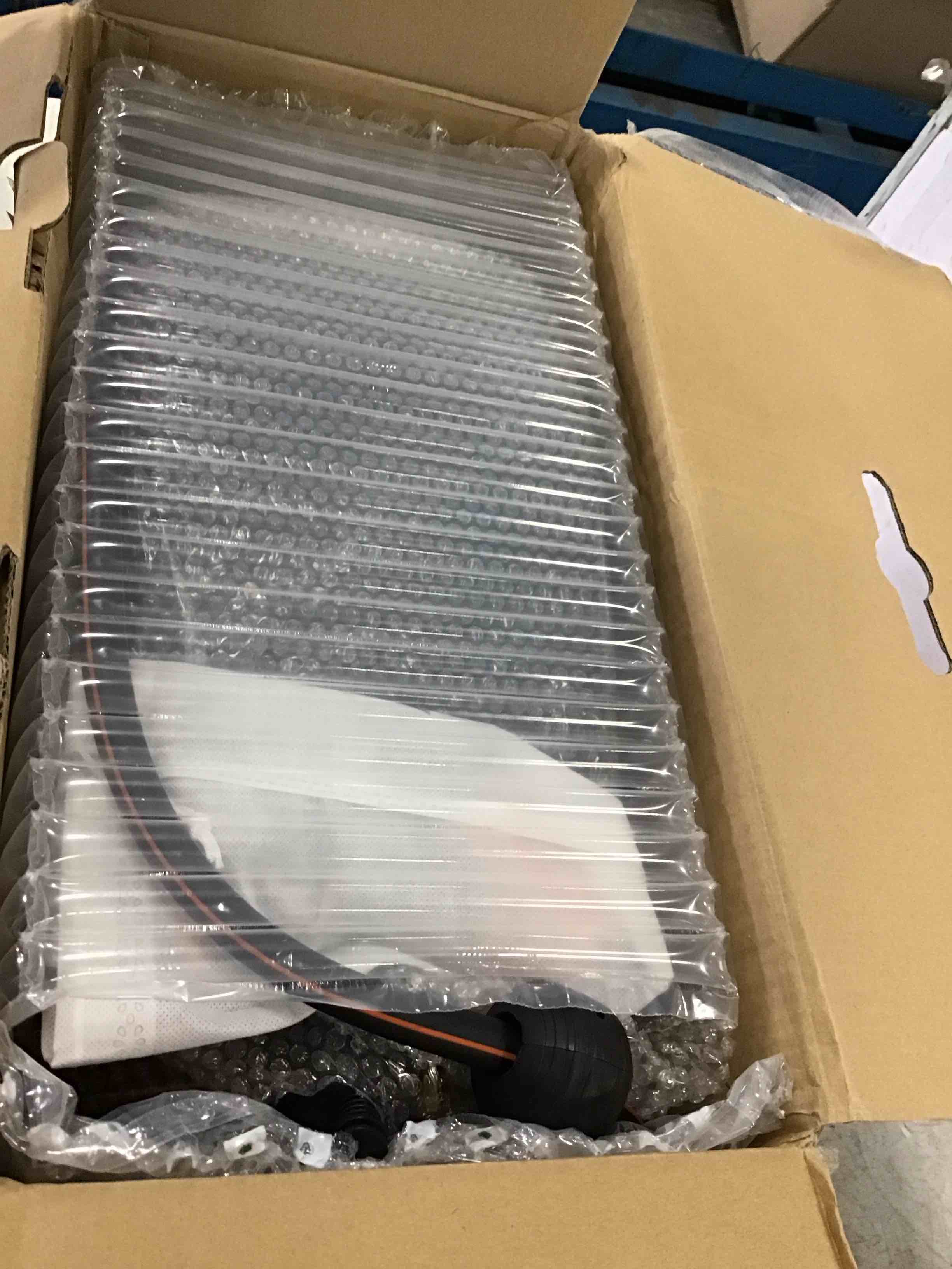 https://s3.amazonaws.com/lotting-images-prod/bidfta/YEL6523001_1716897927179.jpeg