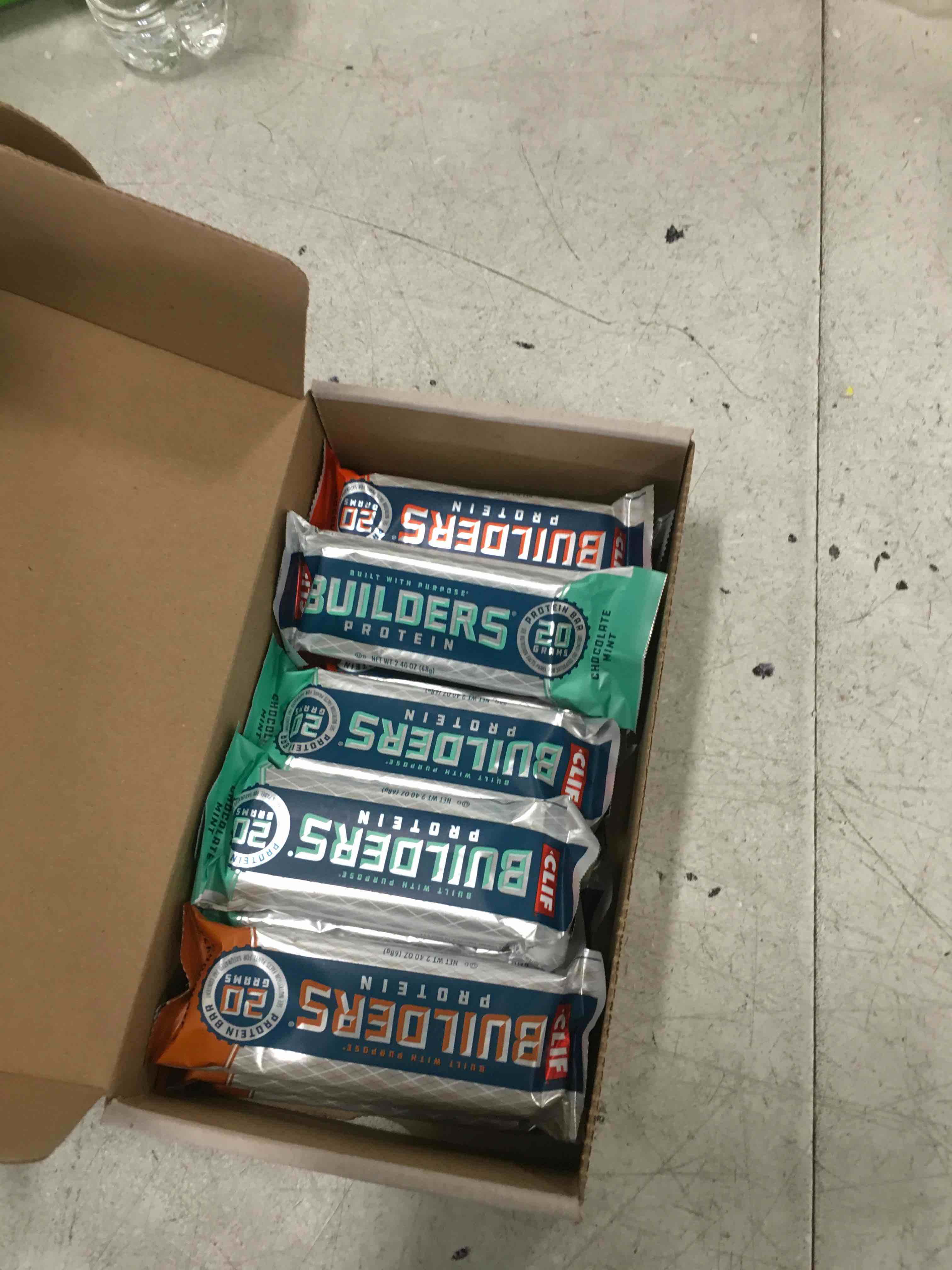 https://s3.amazonaws.com/lotting-images-prod/bidfta/YEL6523683_1717155372413.jpeg