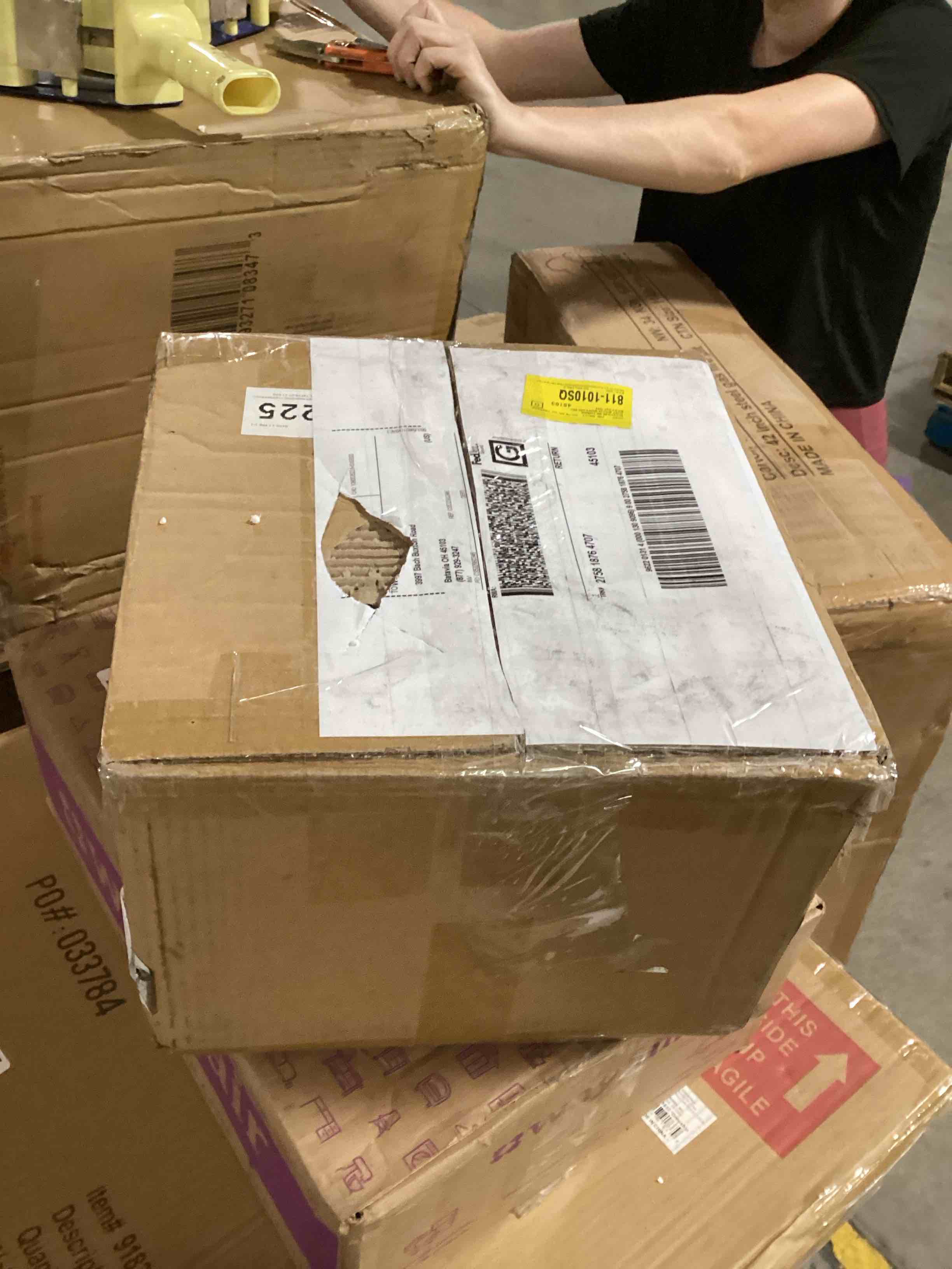 https://s3.amazonaws.com/lotting-images-prod/bidfta/YEL6525016_1719859147790.jpeg