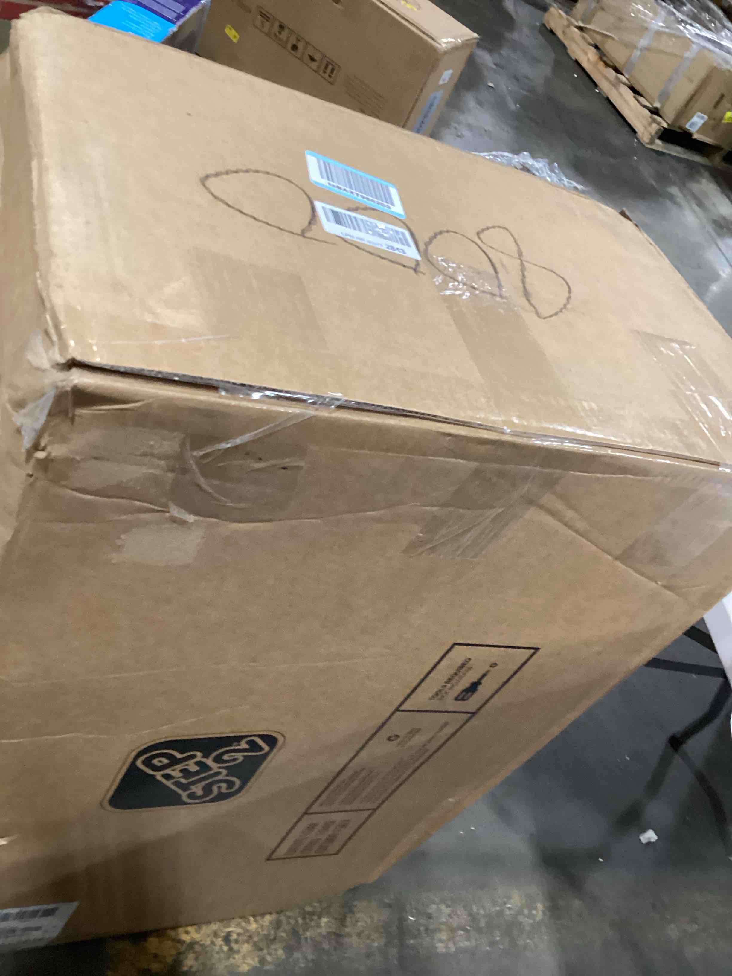 https://s3.amazonaws.com/lotting-images-prod/bidfta/YEL6526241_1718458646929.jpeg