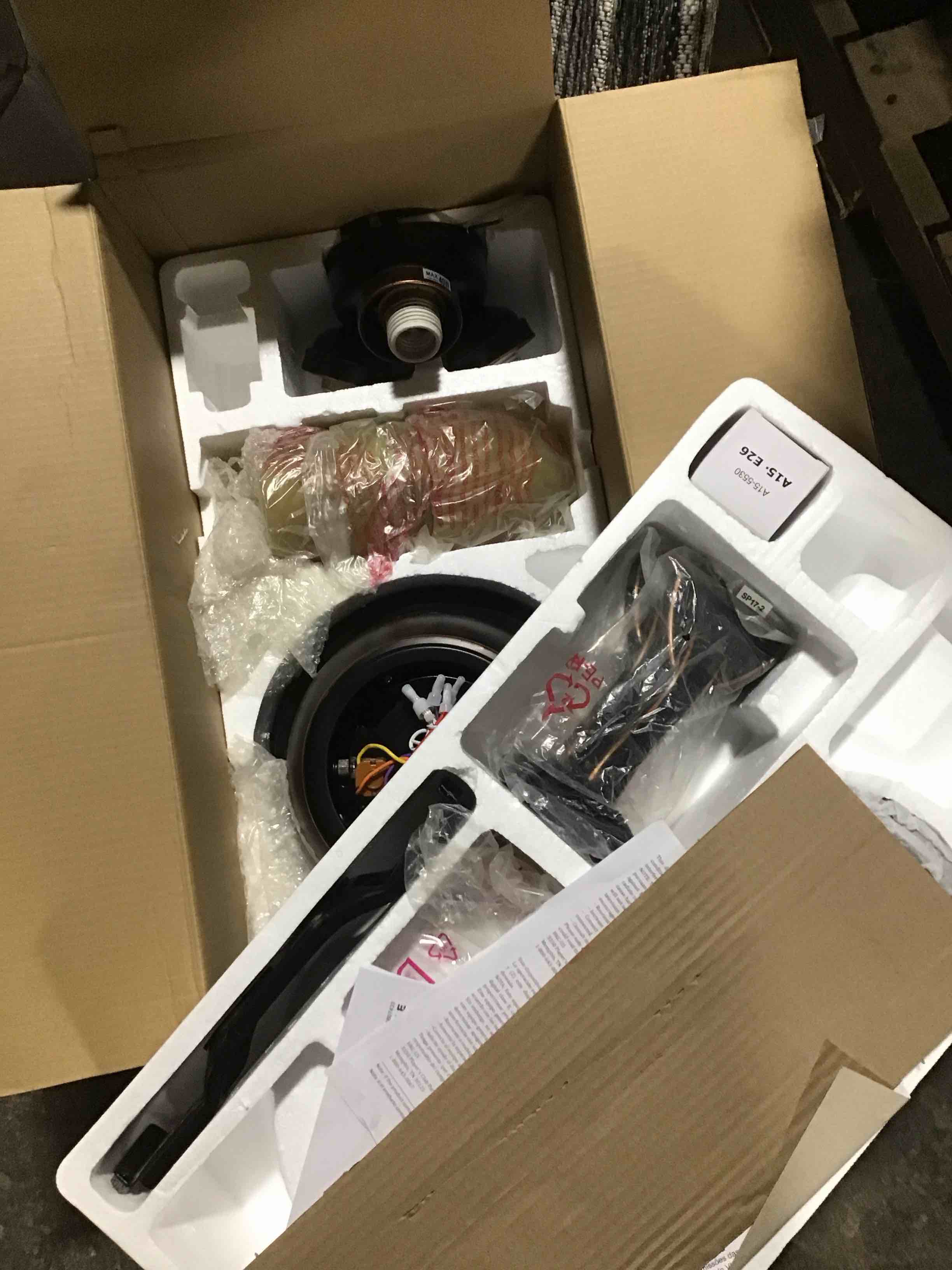 https://s3.amazonaws.com/lotting-images-prod/bidfta/YEL6528006_1728927914125.jpeg