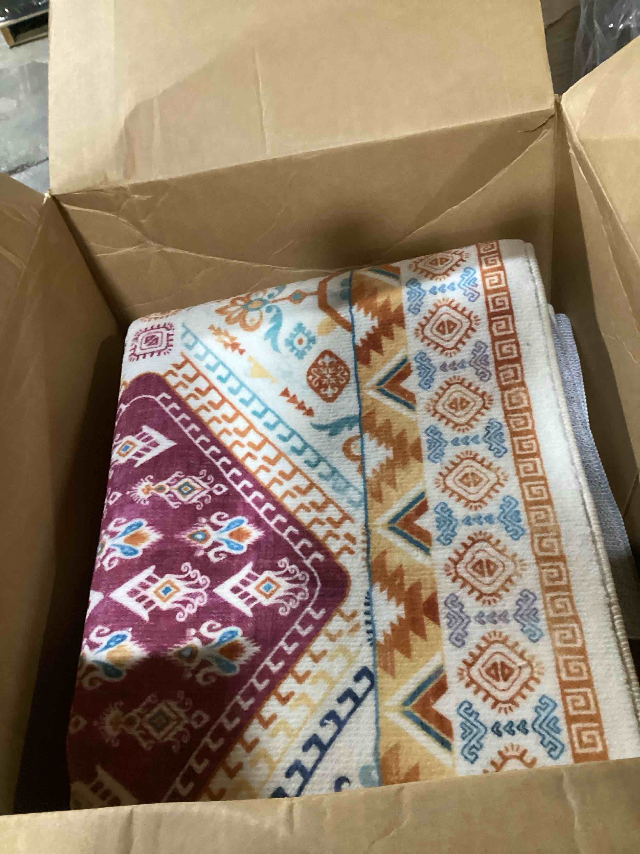 https://s3.amazonaws.com/lotting-images-prod/bidfta/YEL6528136_1729092587552.jpeg