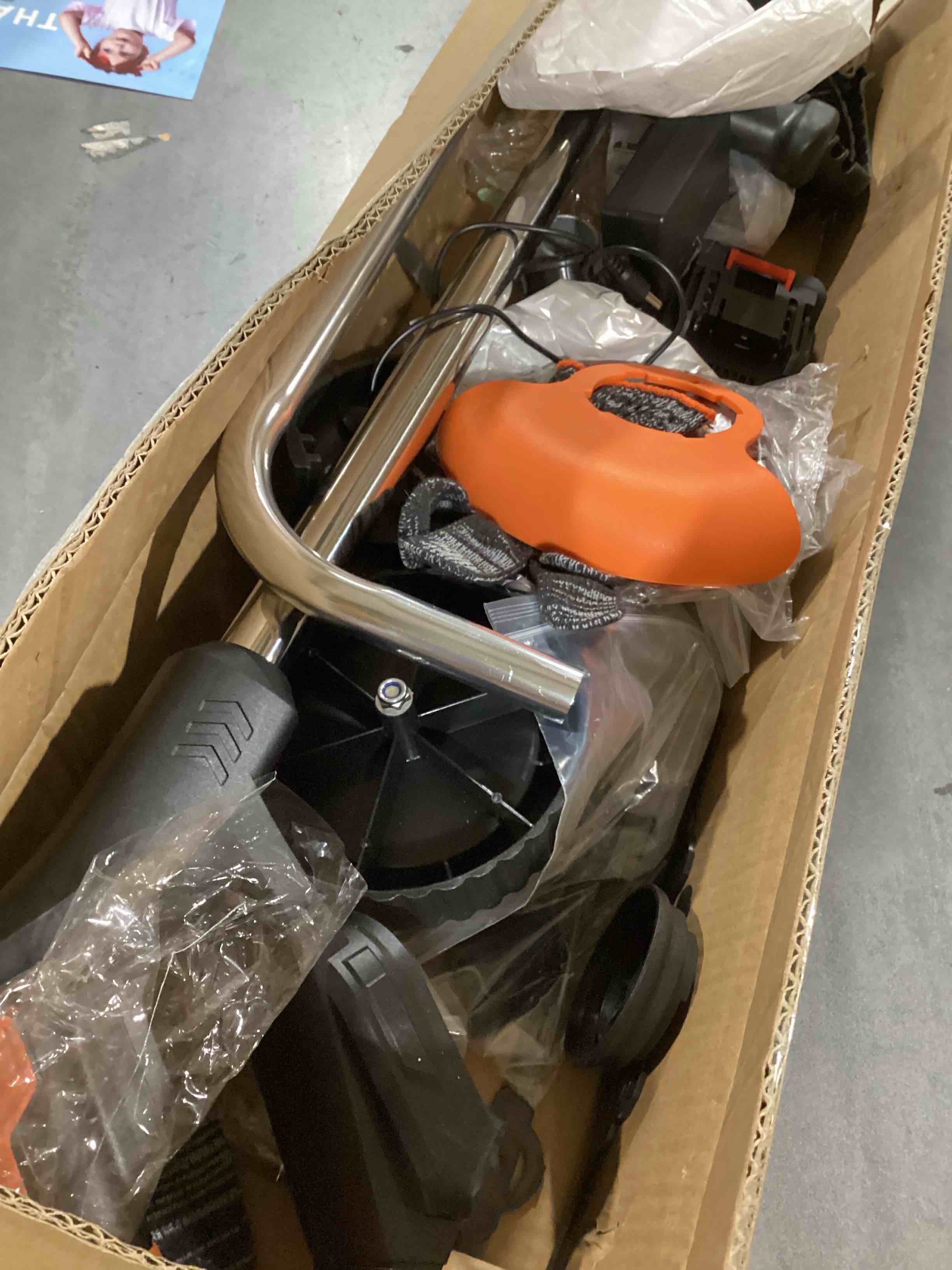 https://s3.amazonaws.com/lotting-images-prod/bidfta/YEL6529185_1720012071826.jpeg