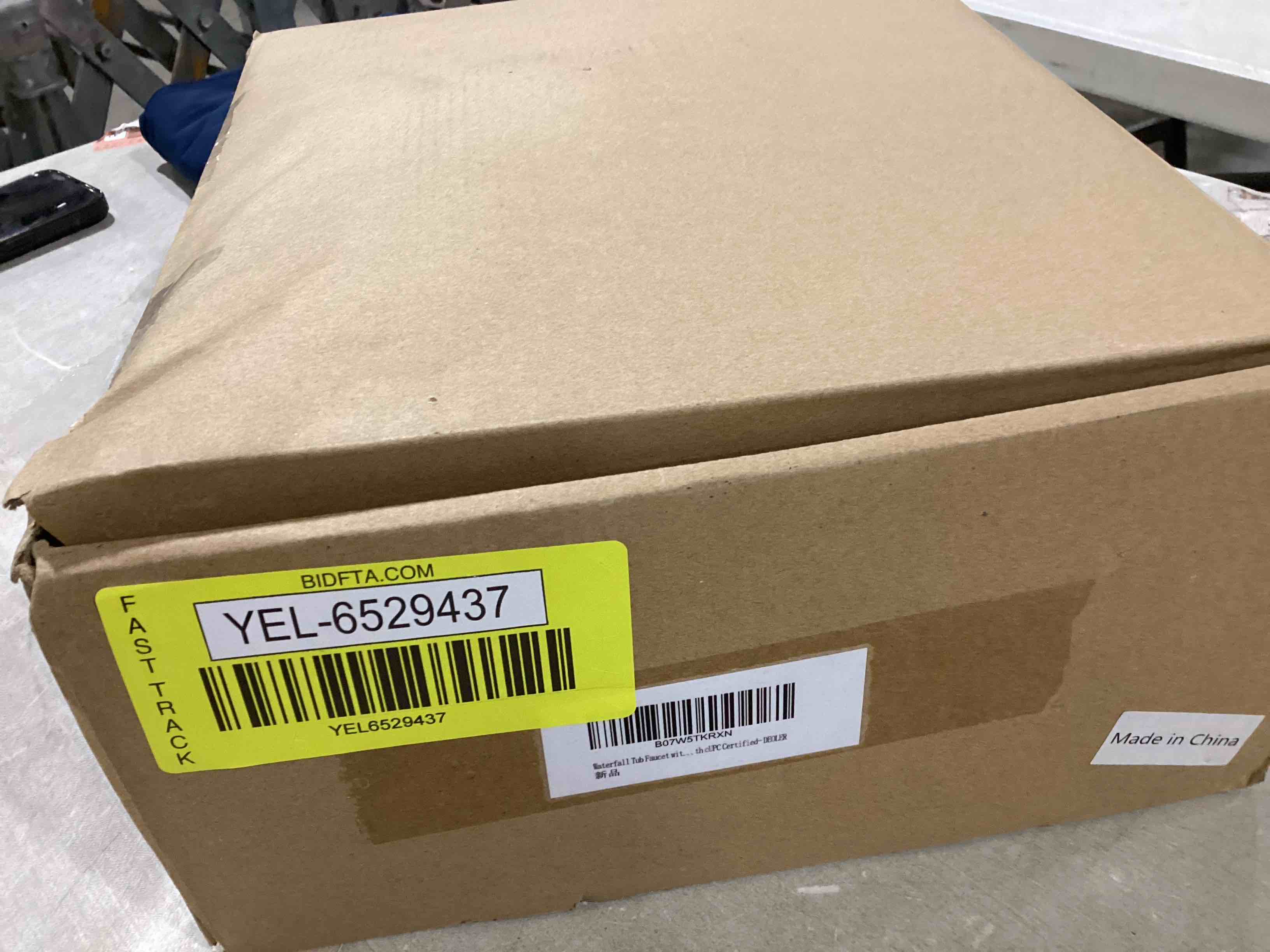 https://s3.amazonaws.com/lotting-images-prod/bidfta/YEL6529437_1720616394181.jpeg