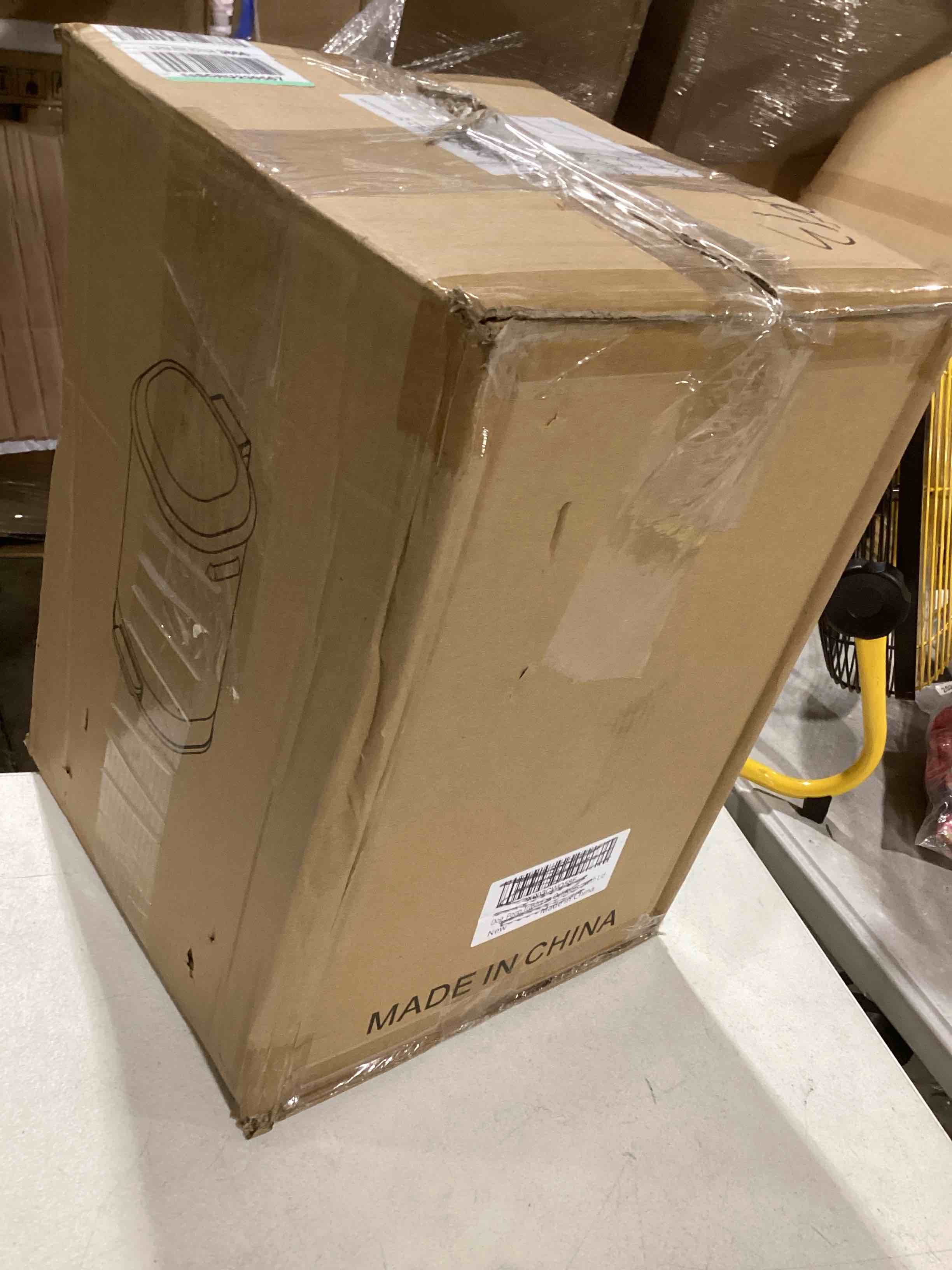 https://s3.amazonaws.com/lotting-images-prod/bidfta/YEL6531151_1720618396465.jpeg