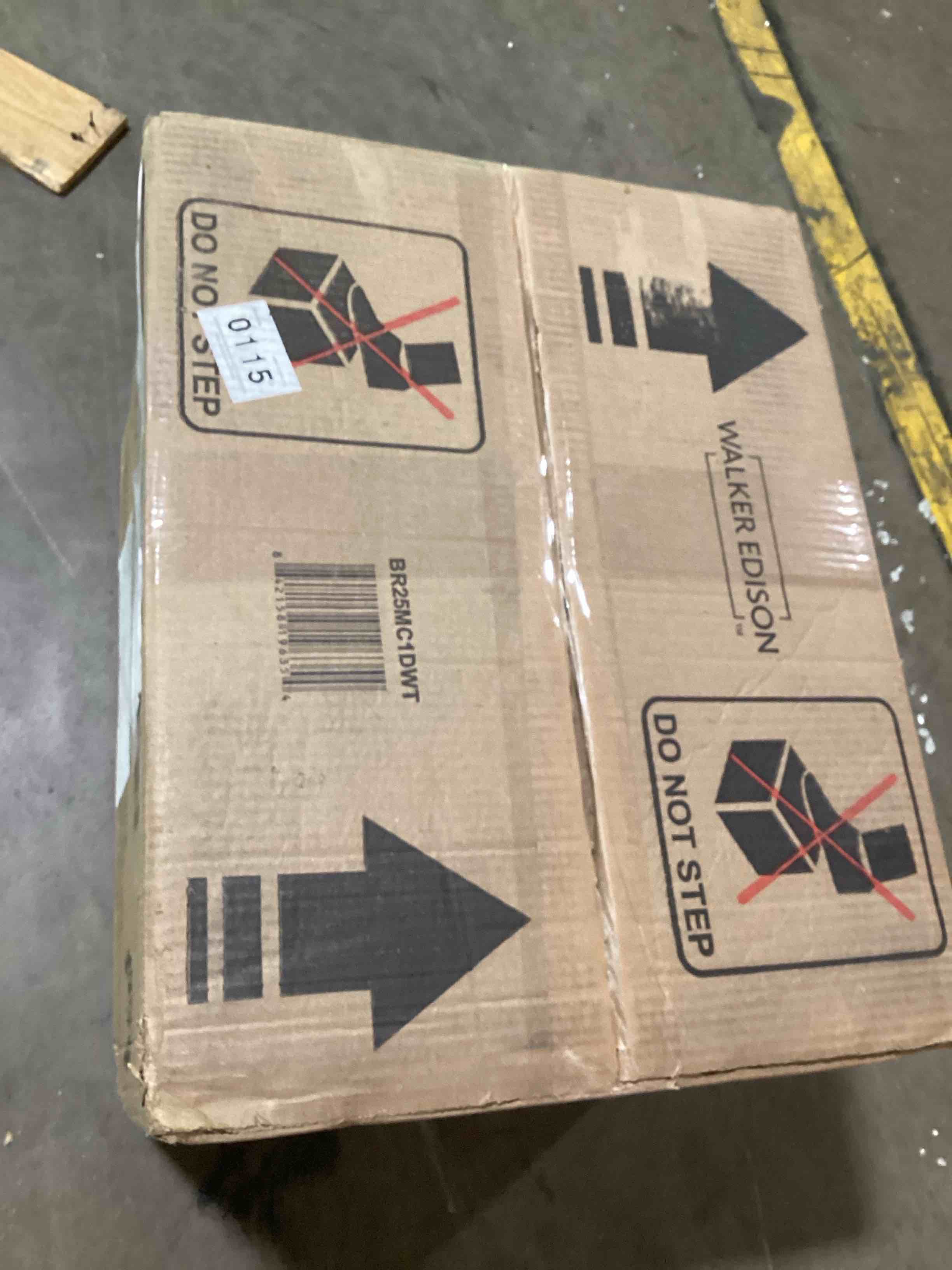 https://s3.amazonaws.com/lotting-images-prod/bidfta/YEL6531811_1718458347548.jpeg