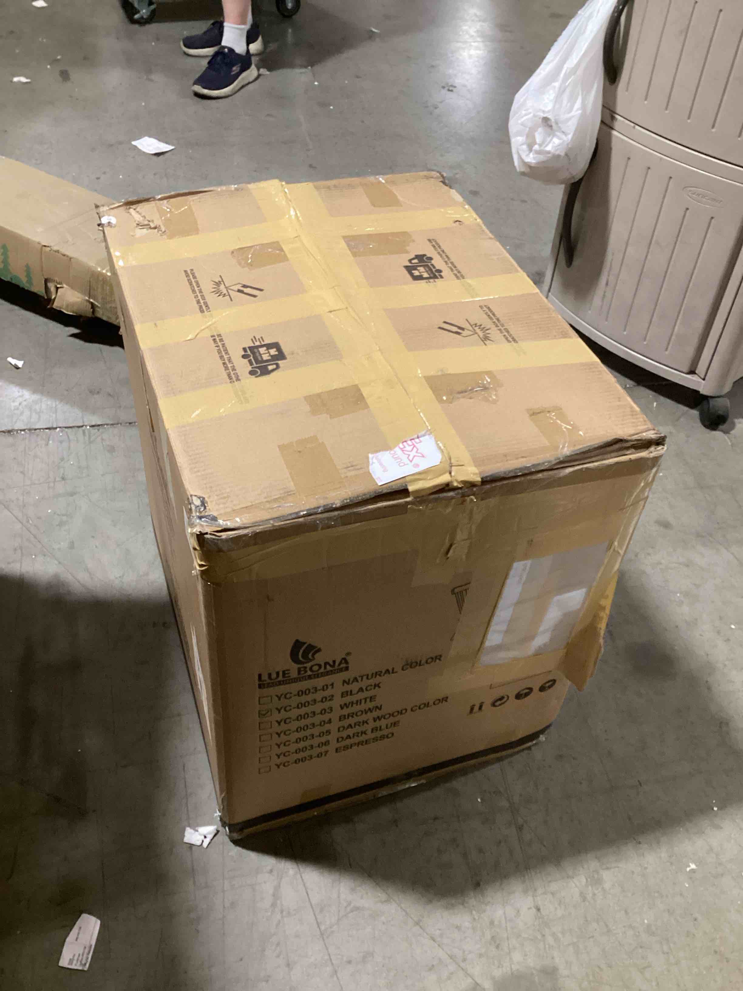 https://s3.amazonaws.com/lotting-images-prod/bidfta/YEL6533110_1720010837881.jpeg