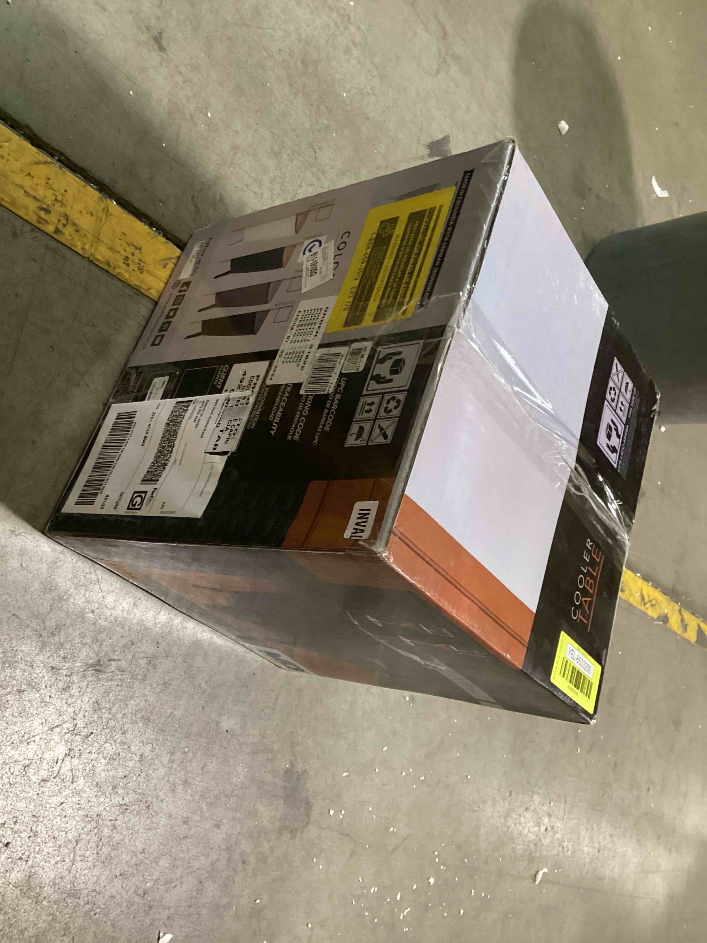 https://s3.amazonaws.com/lotting-images-prod/bidfta/YEL6533200_1720189606476.jpeg