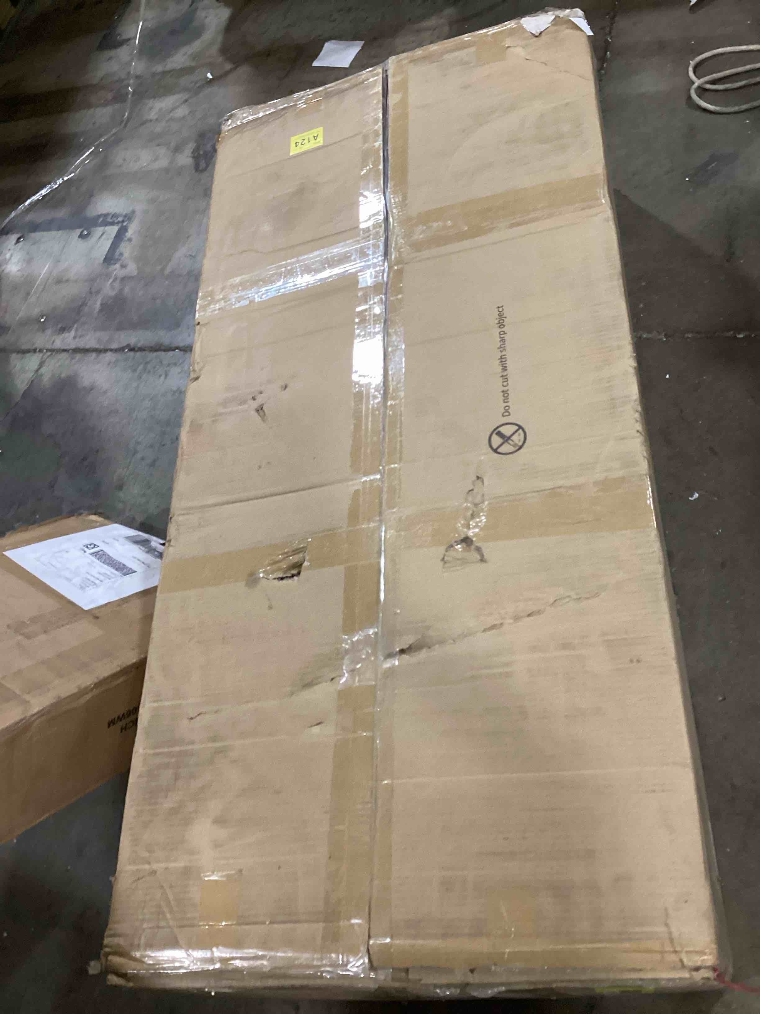 https://s3.amazonaws.com/lotting-images-prod/bidfta/YEL6534805_1719945012987.jpeg
