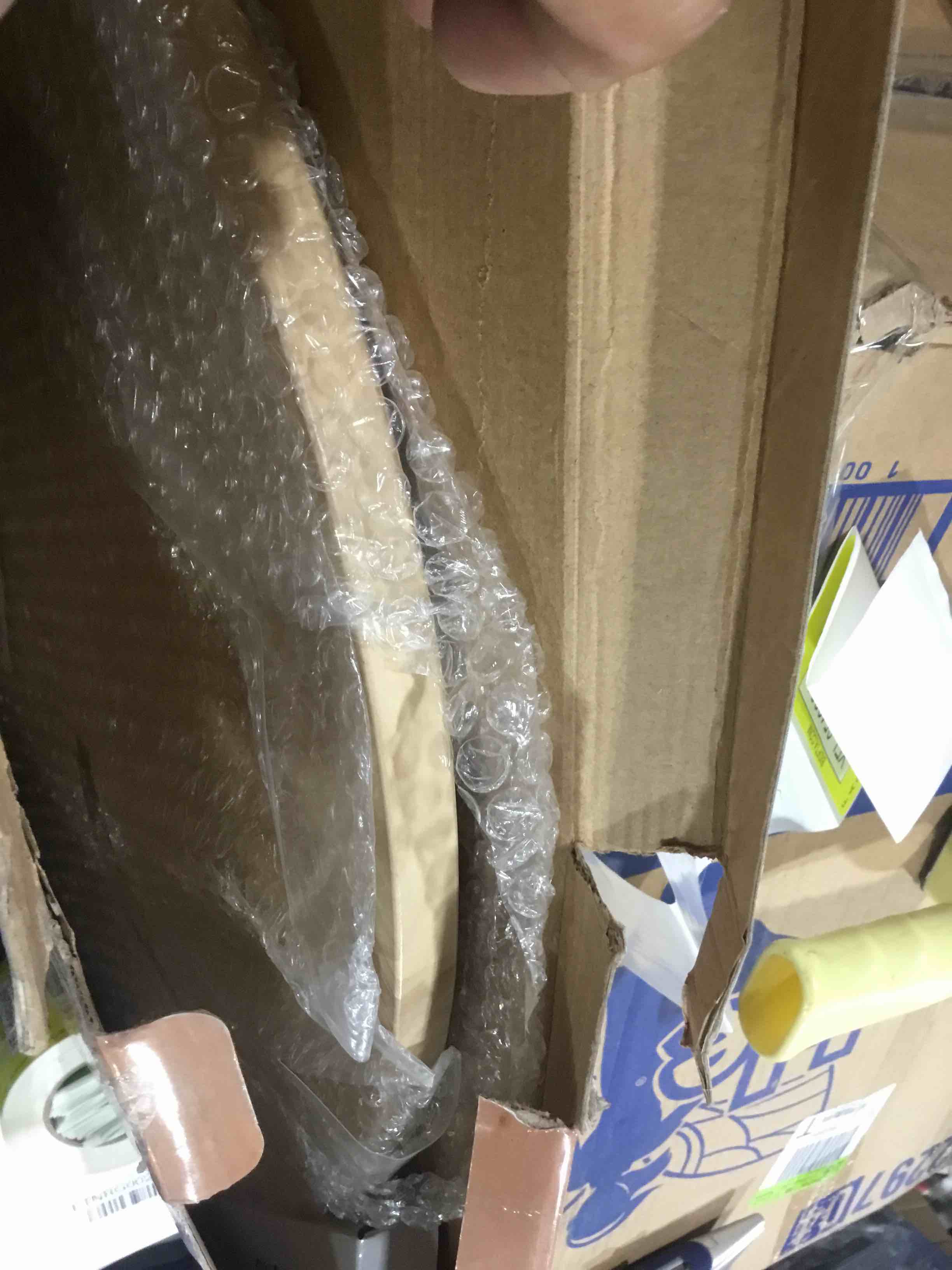 https://s3.amazonaws.com/lotting-images-prod/bidfta/YEL6540224_1721316257503.jpeg